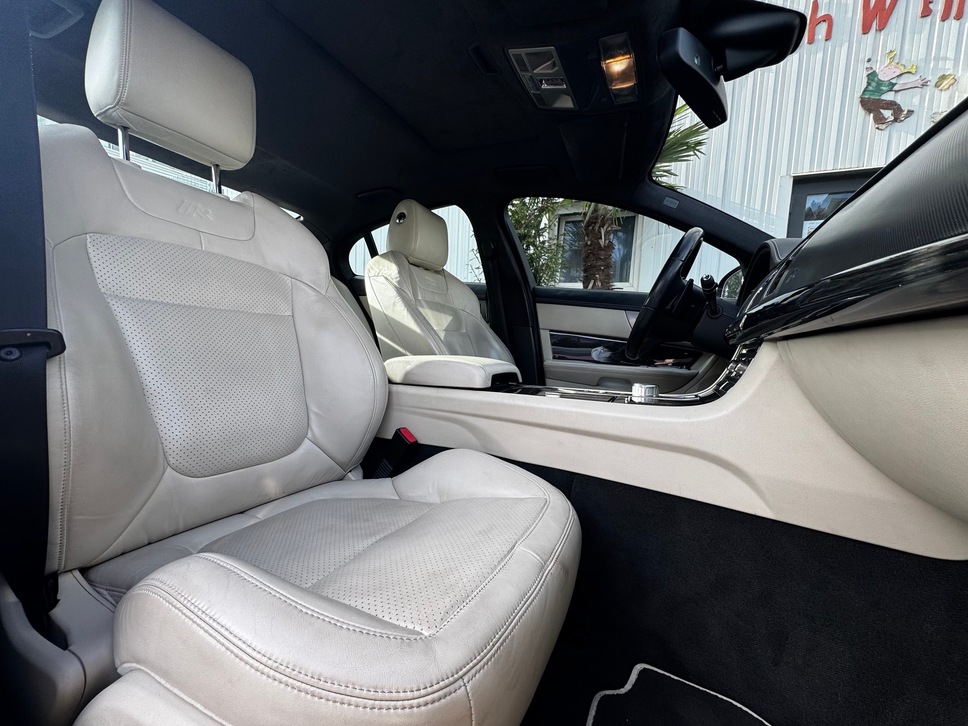 JAGUAR XF 5.0 V8 S/C XFR-image-11