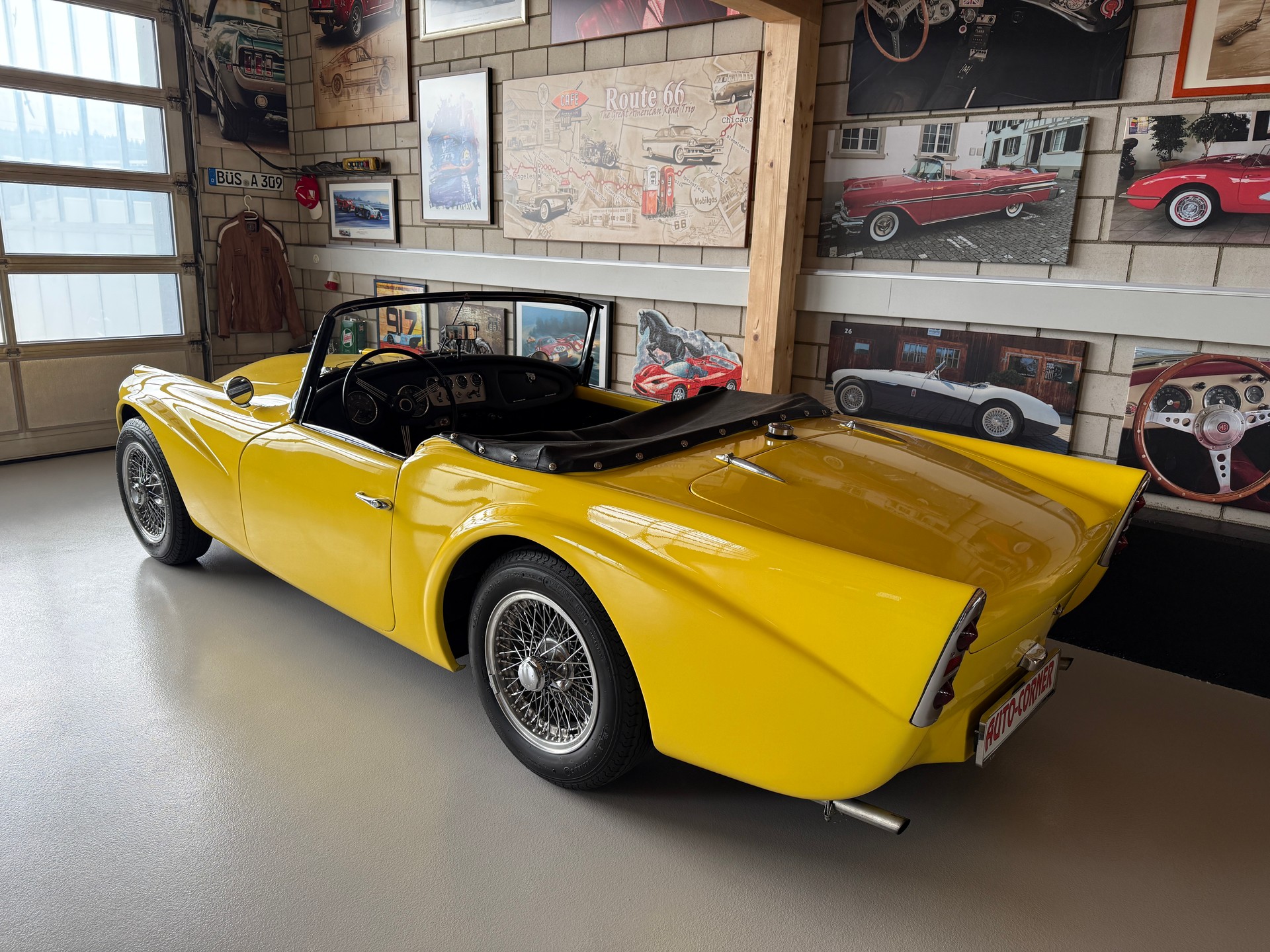 DAIMLER (GB) SP 250 2.5 V8 DART ROADSTER VETERAN-image-1