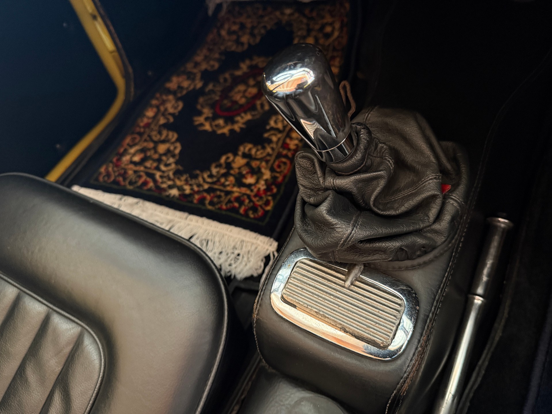 DAIMLER (GB) SP 250 2.5 V8 DART ROADSTER VETERAN-image-9