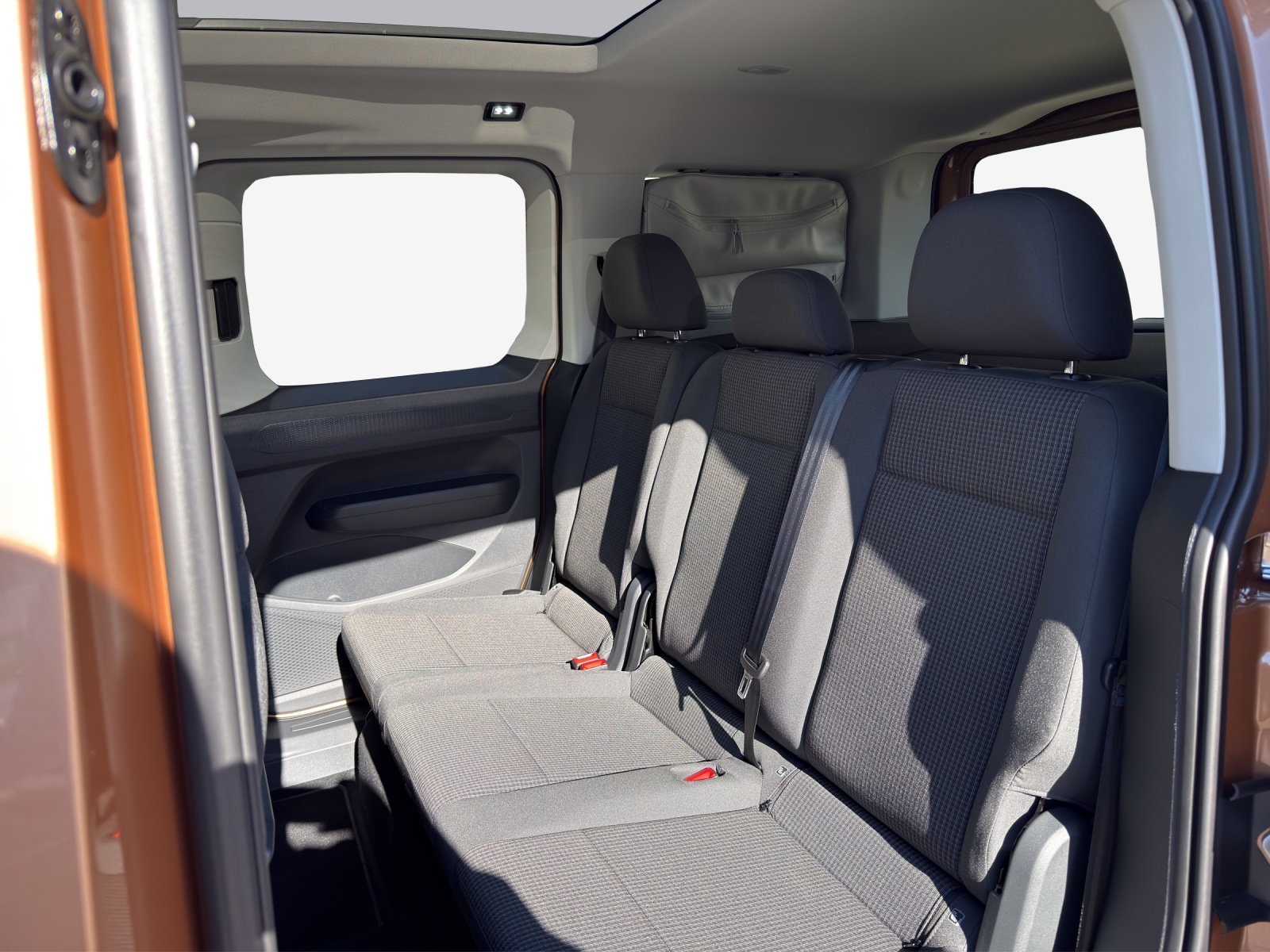VW Caddy 2.0 TDI California Spirit DSG-image-11