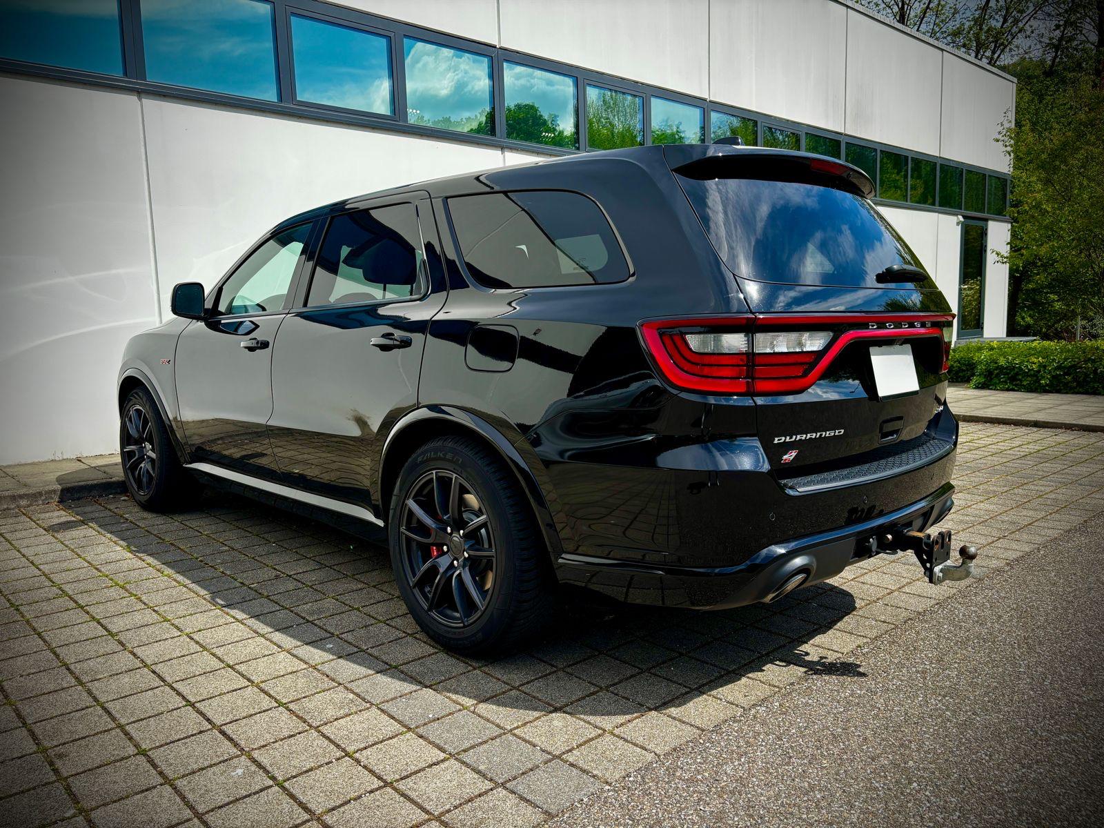 DODGE 6.4 L SRT HEMI V8 AWD-image-3