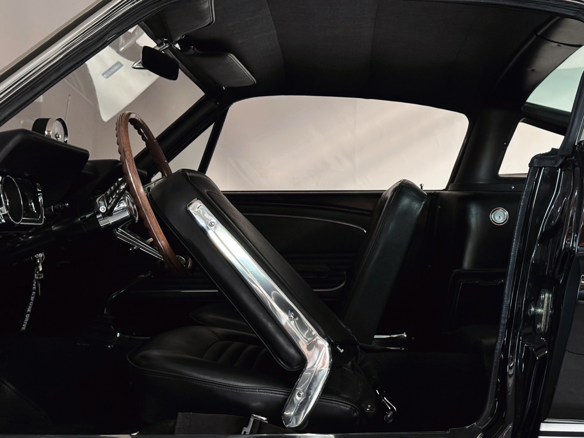 FORD Mustang Shelby GT 350-image-13