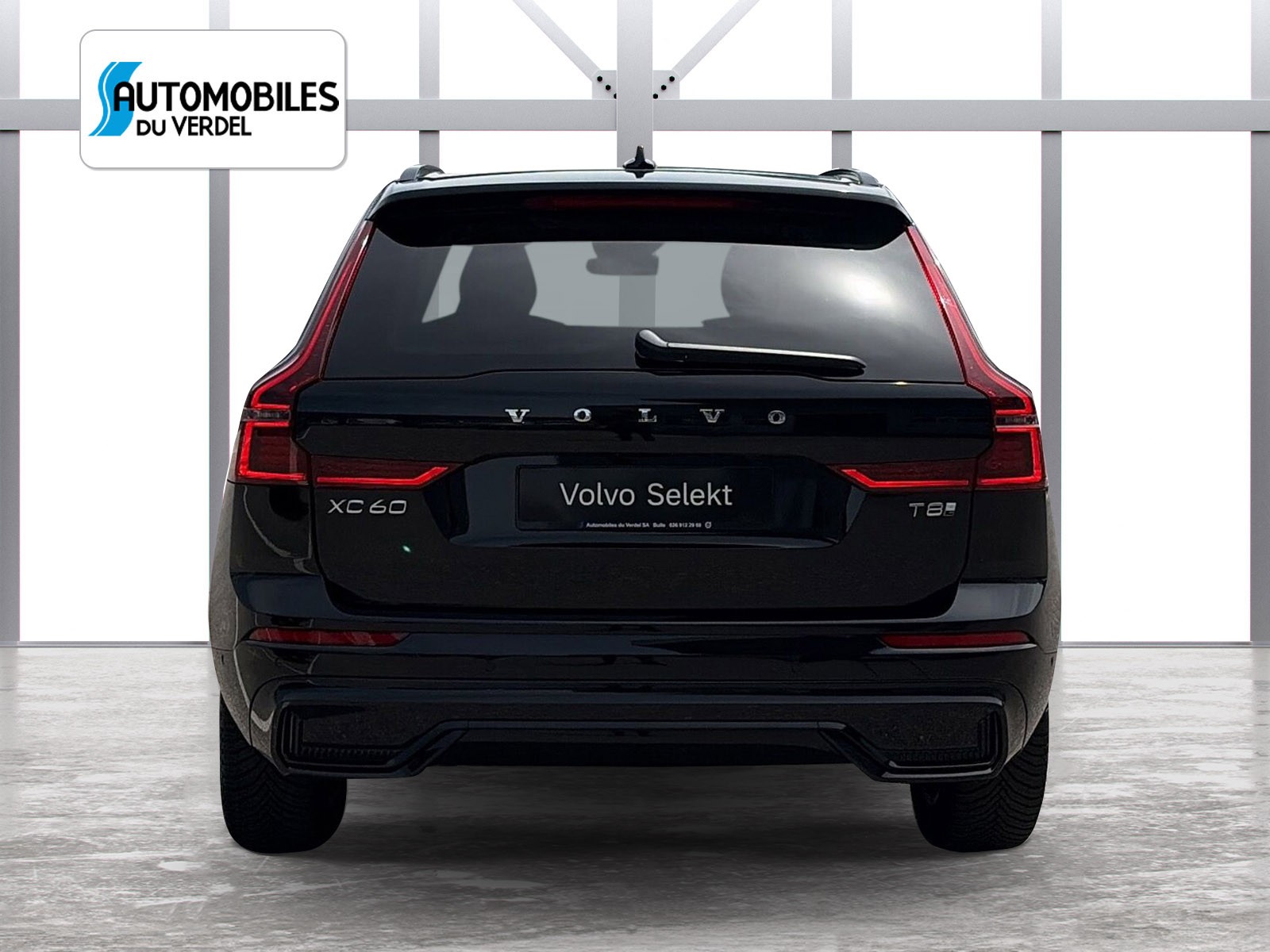 VOLVO XC60 2.0 T8 TE Plus Dark eAWD-showroom-element-3