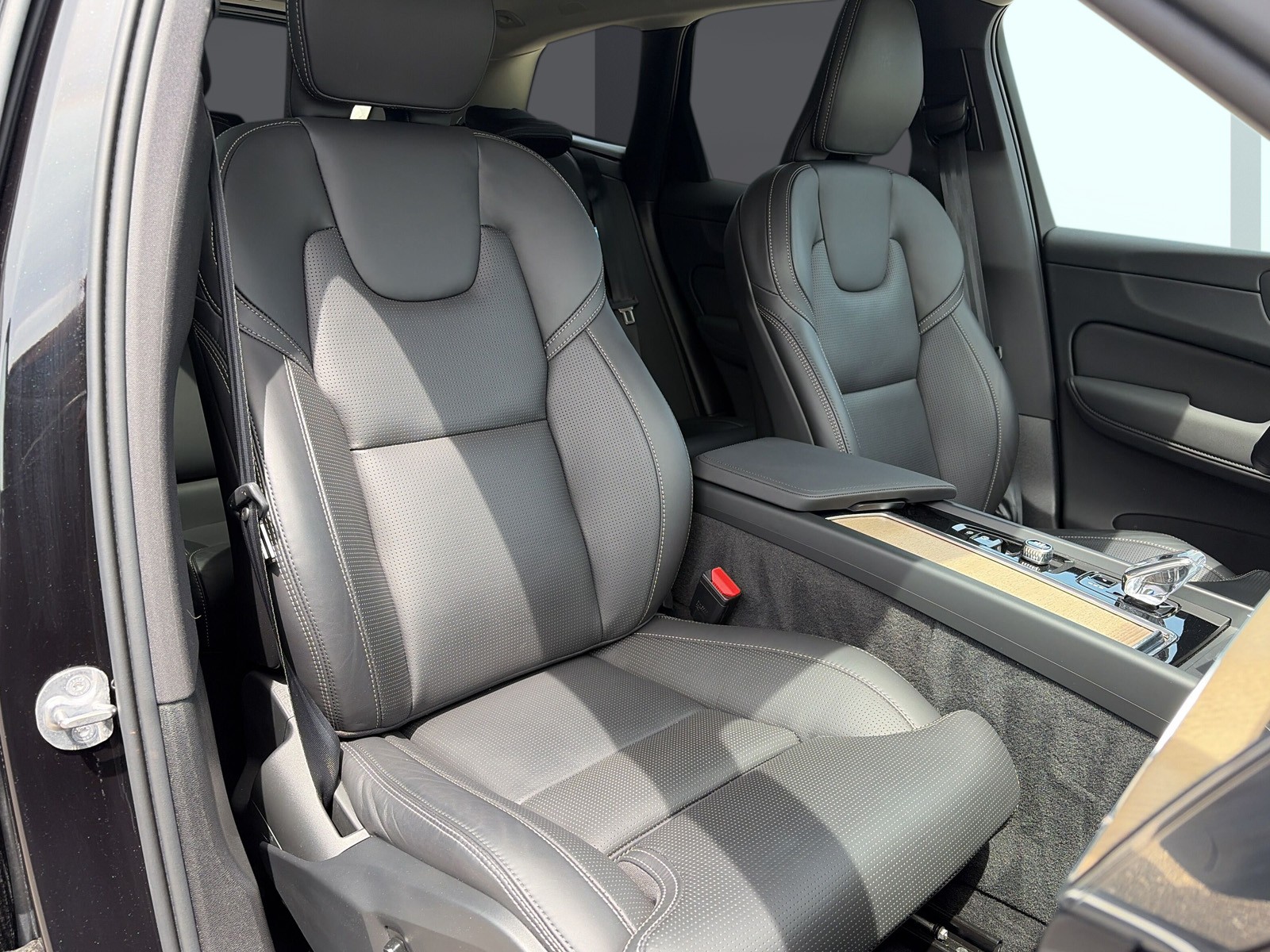 VOLVO XC60 2.0 T8 TE Plus Dark eAWD-image-10