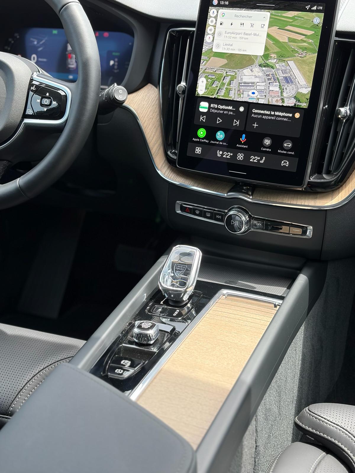 VOLVO XC60 2.0 T8 TE Plus Dark eAWD-image-9