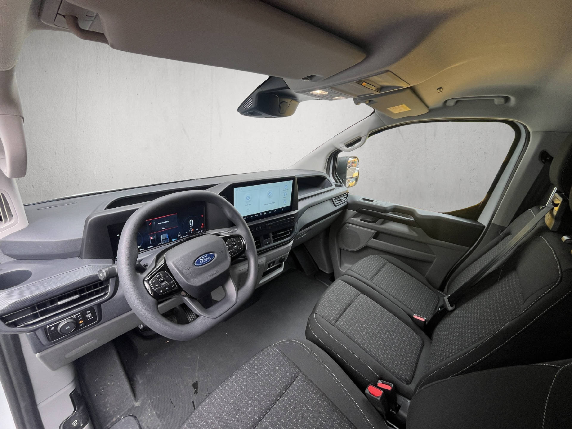 FORD Transit Custom Van 320 L1 2.5 Duratec 233 Trend PHEV-image-14
