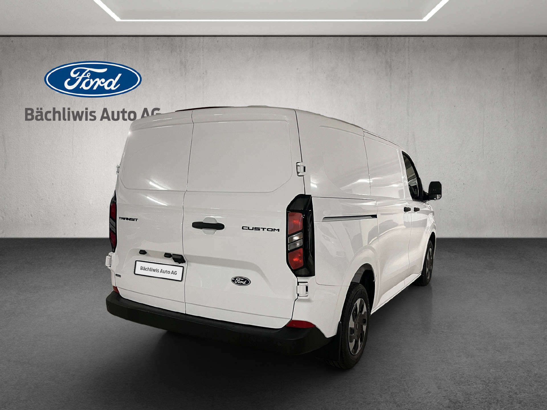 FORD Transit Custom Van 320 L1 2.5 Duratec 233 Trend PHEV-image-4