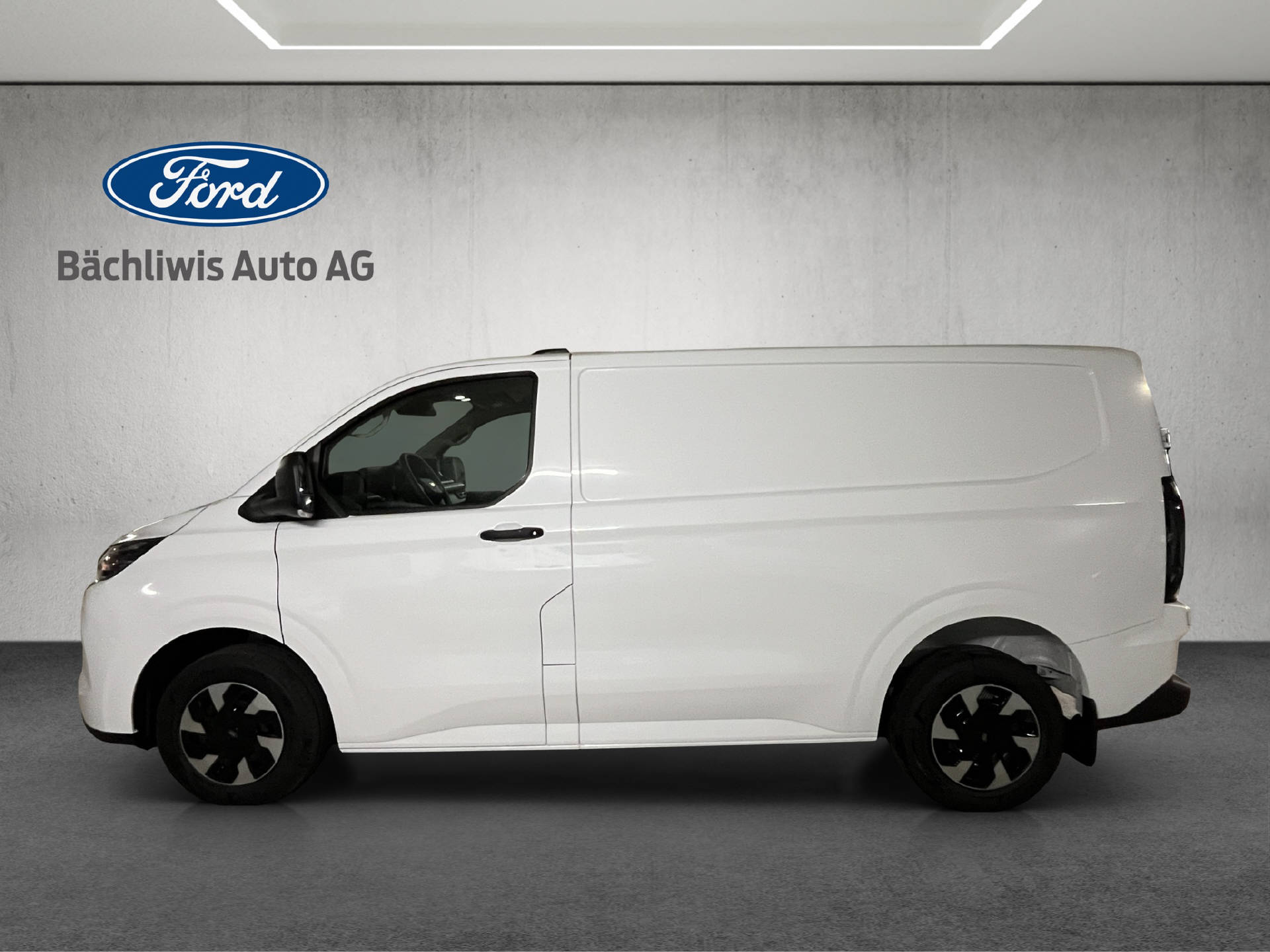 FORD Transit Custom Van 320 L1 2.5 Duratec 233 Trend PHEV-showroom-element-1