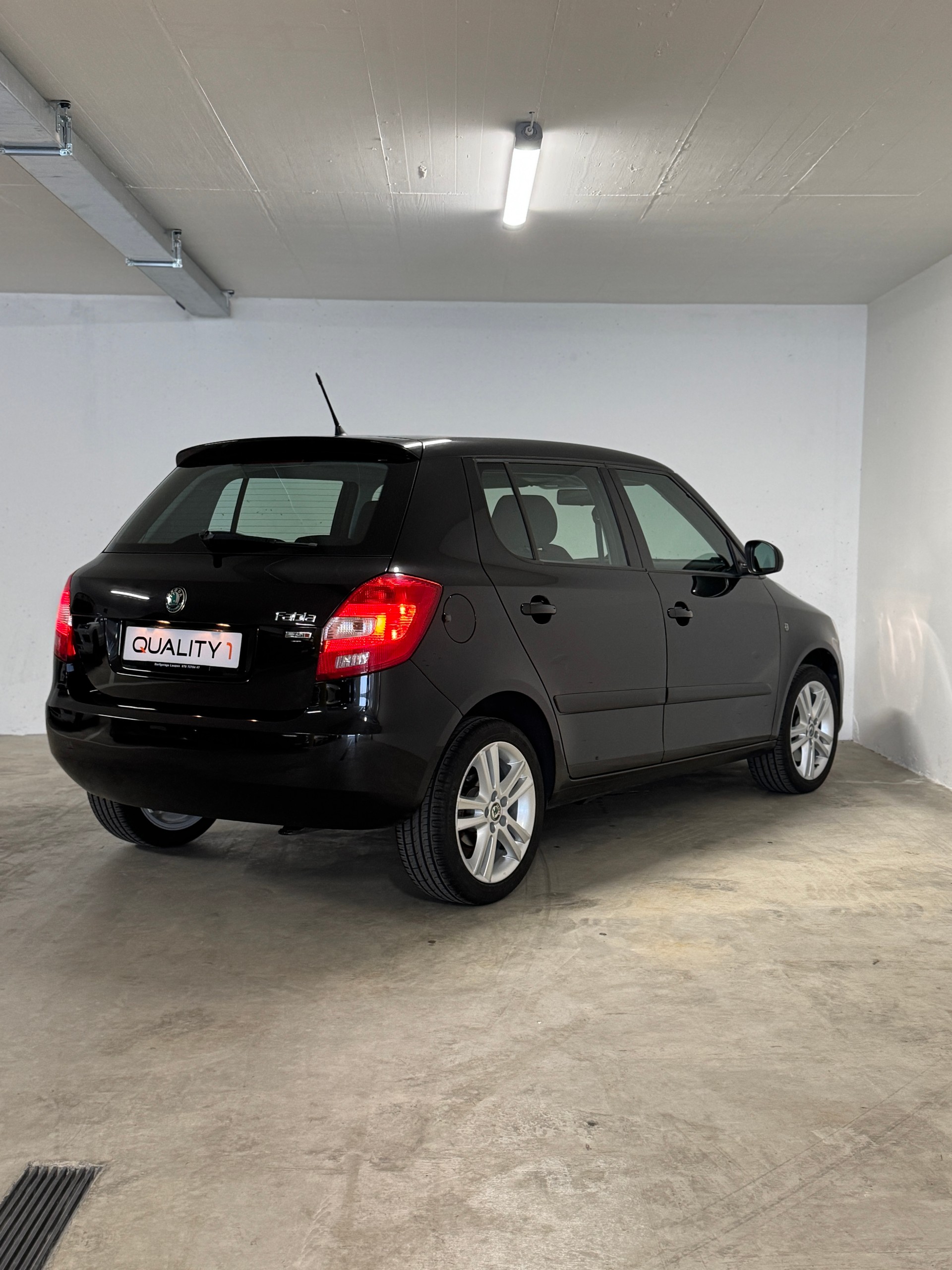 SKODA Fabia 1.2 TSI Elegance DSG *Erste Hand*-image-3