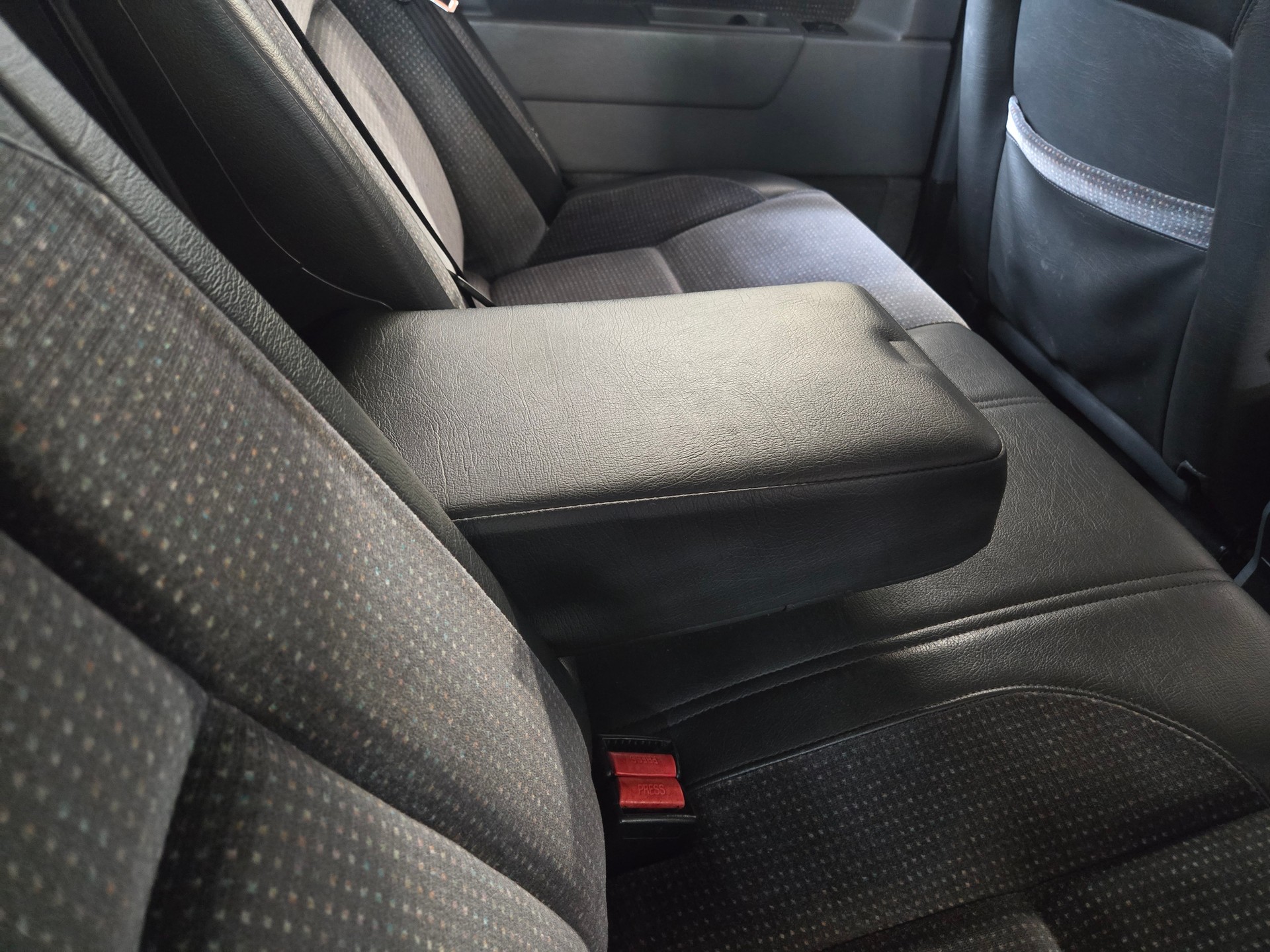 VOLVO 850 T-5-image-4