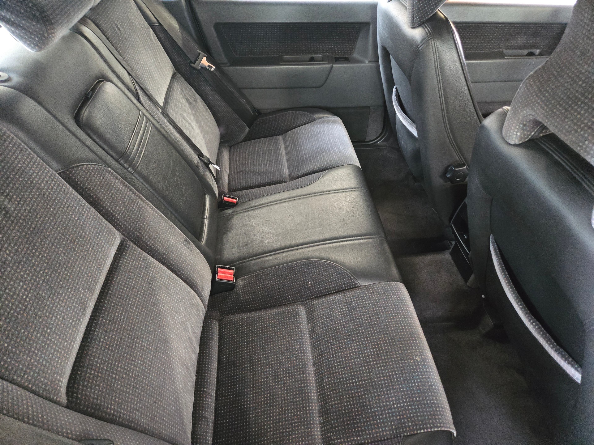 VOLVO 850 T-5-image-10