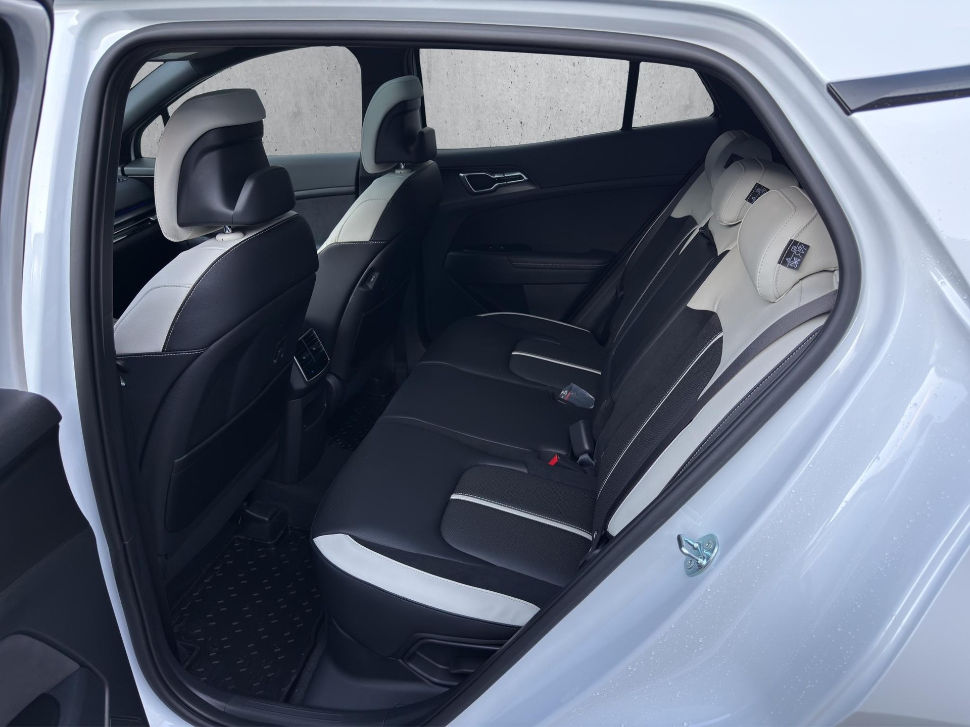 KIA Sportage 1.6 T-GDi Hybrid GT-Line-image-5