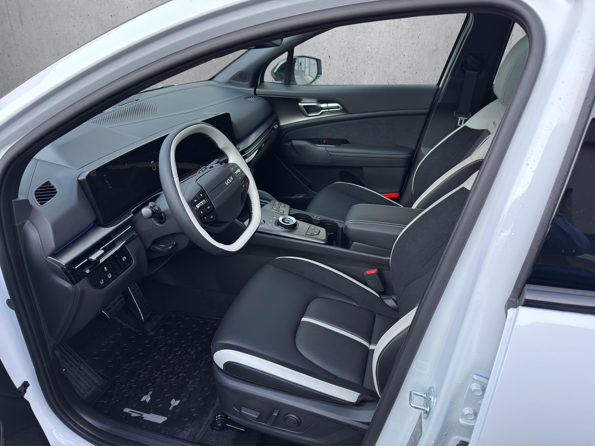 KIA Sportage 1.6 T-GDi Hybrid GT-Line-image-4