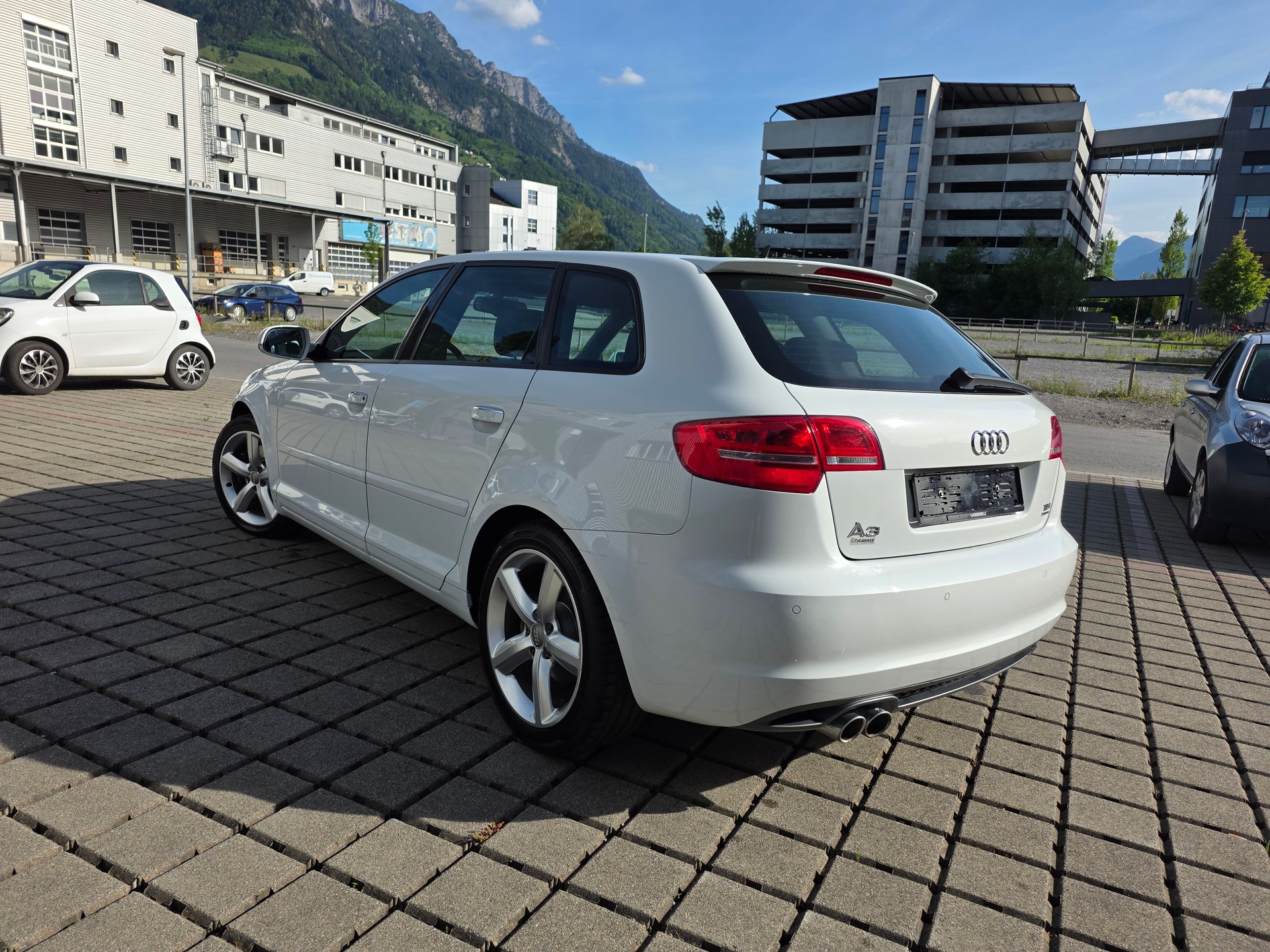 AUDI A3 Sportback 2.0 TDI Ambiente quattro-image-4
