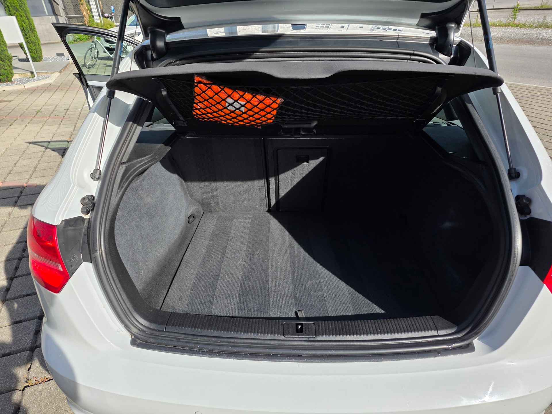 AUDI A3 Sportback 2.0 TDI Ambiente quattro-image-10