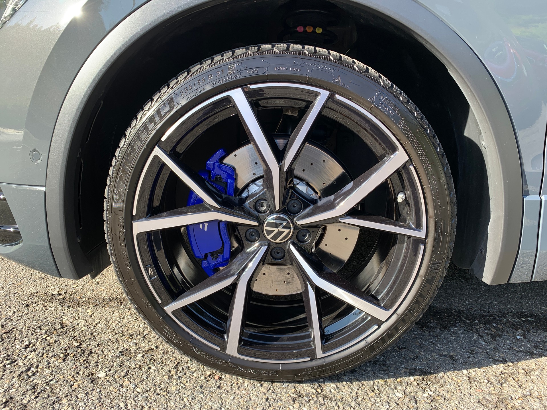 VW Tiguan 2.0TSI R 4Motion DSG-image-6