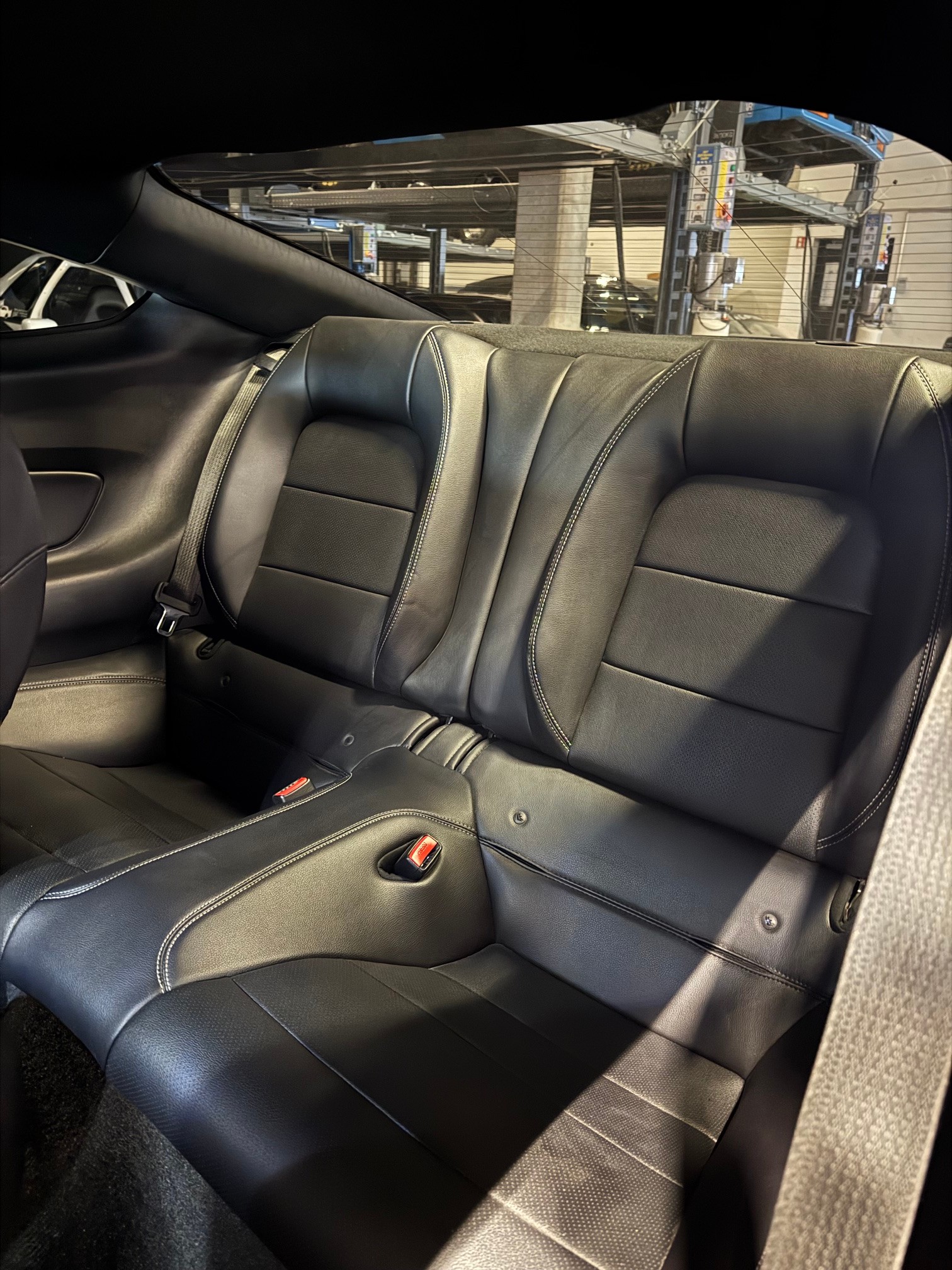 FORD Mustang Fastback 5.0 V8 GT * Perf. Pack-Recaro*-image-8