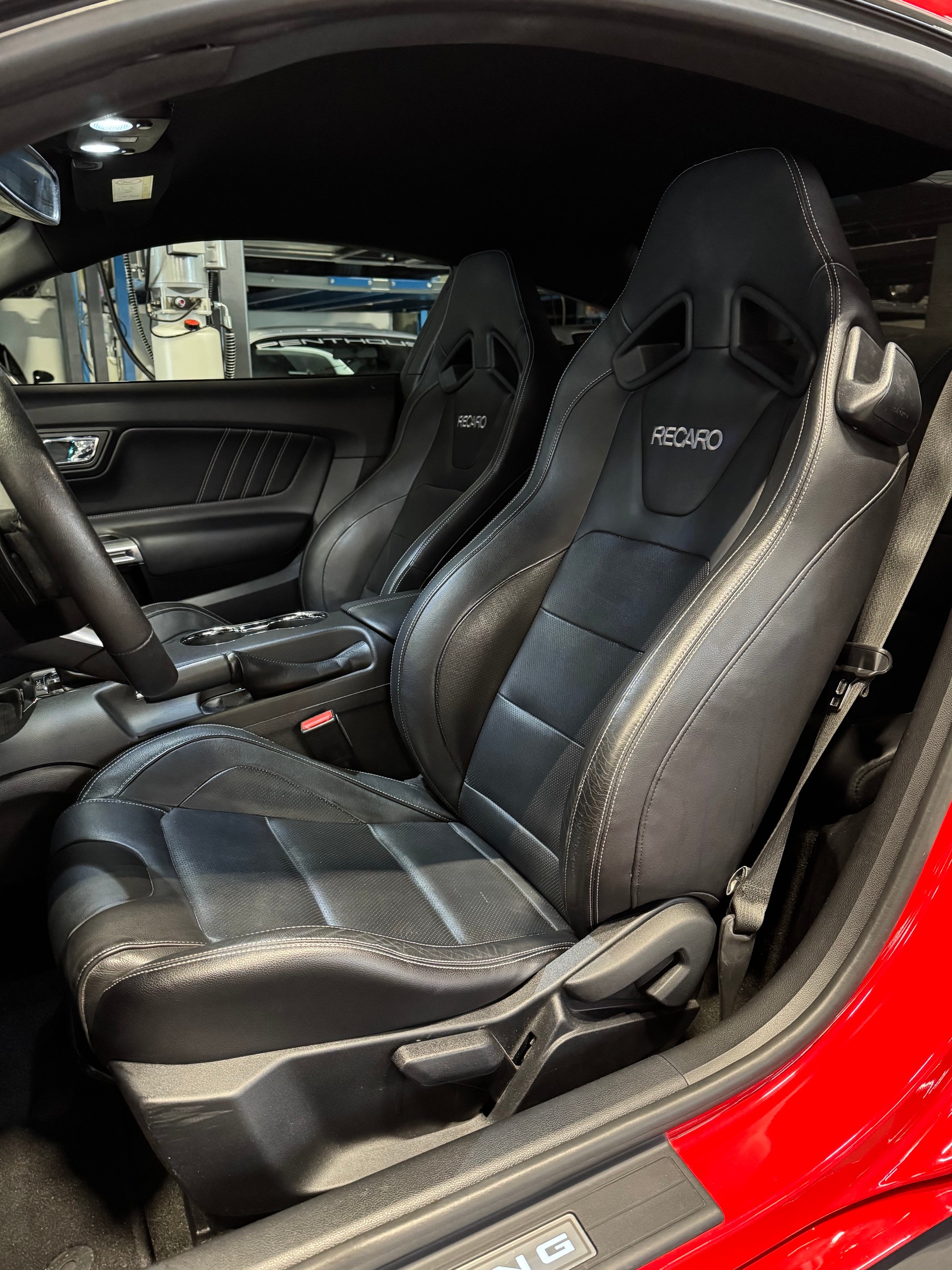 FORD Mustang Fastback 5.0 V8 GT * Perf. Pack-Recaro*-image-7