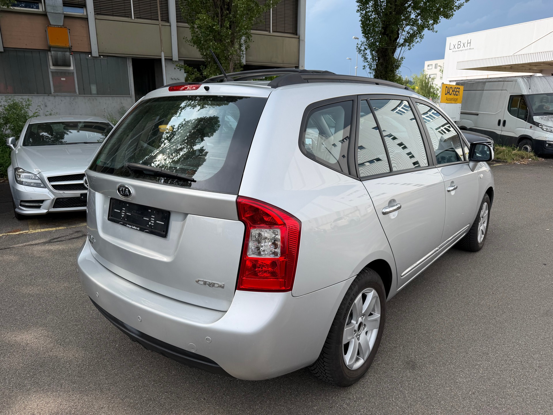 KIA Carens 2.0 CRDi Classic-image-6