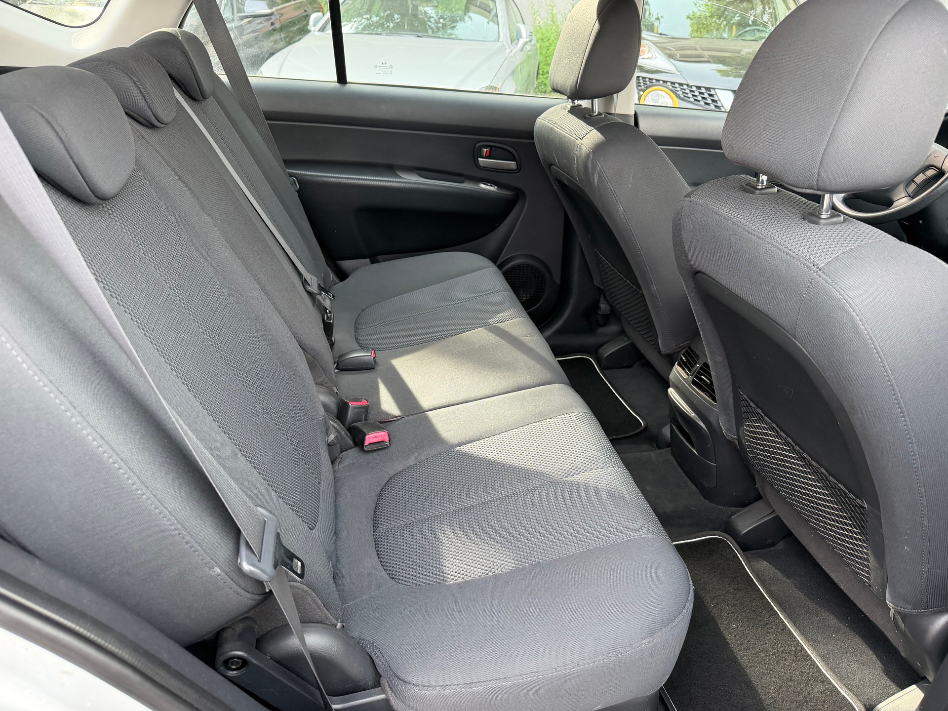 KIA Carens 2.0 CRDi Classic-image-11