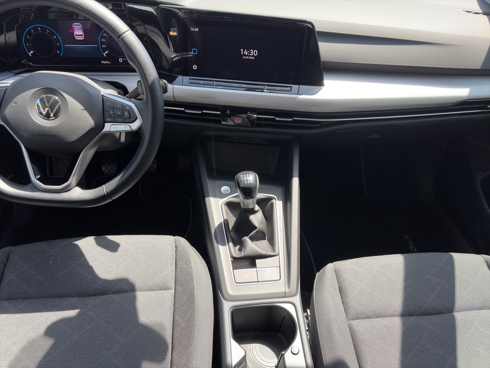 VW Golf VIII 1.5 TSI Life-image-10