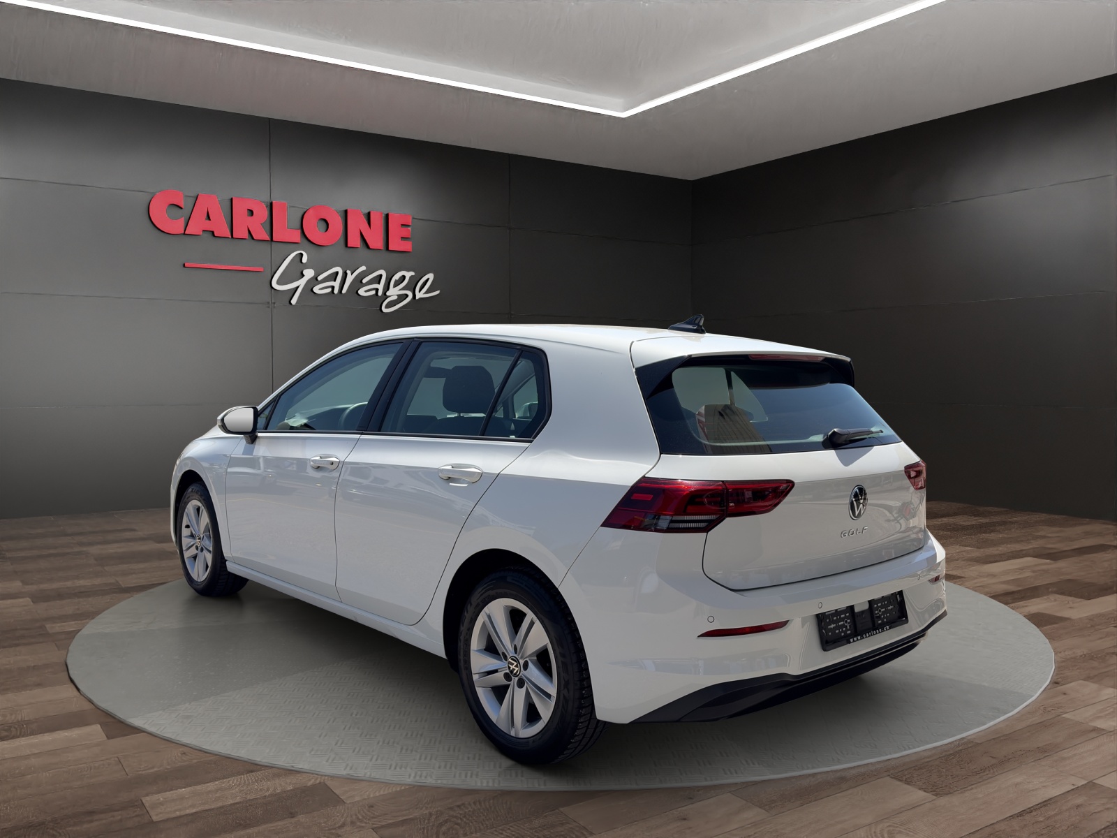 VW Golf VIII 1.5 TSI Life-image-4