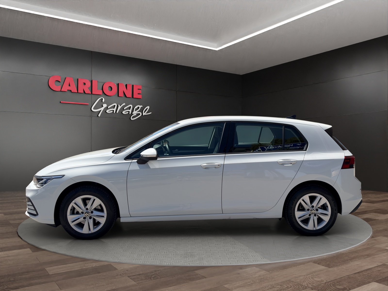 VW Golf VIII 1.5 TSI Life-image-5