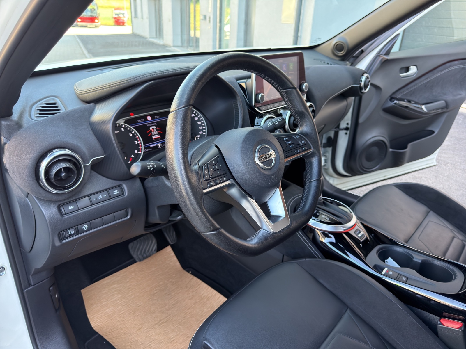 NISSAN Juke 1.0 DIG-T acenta DCT-image-29