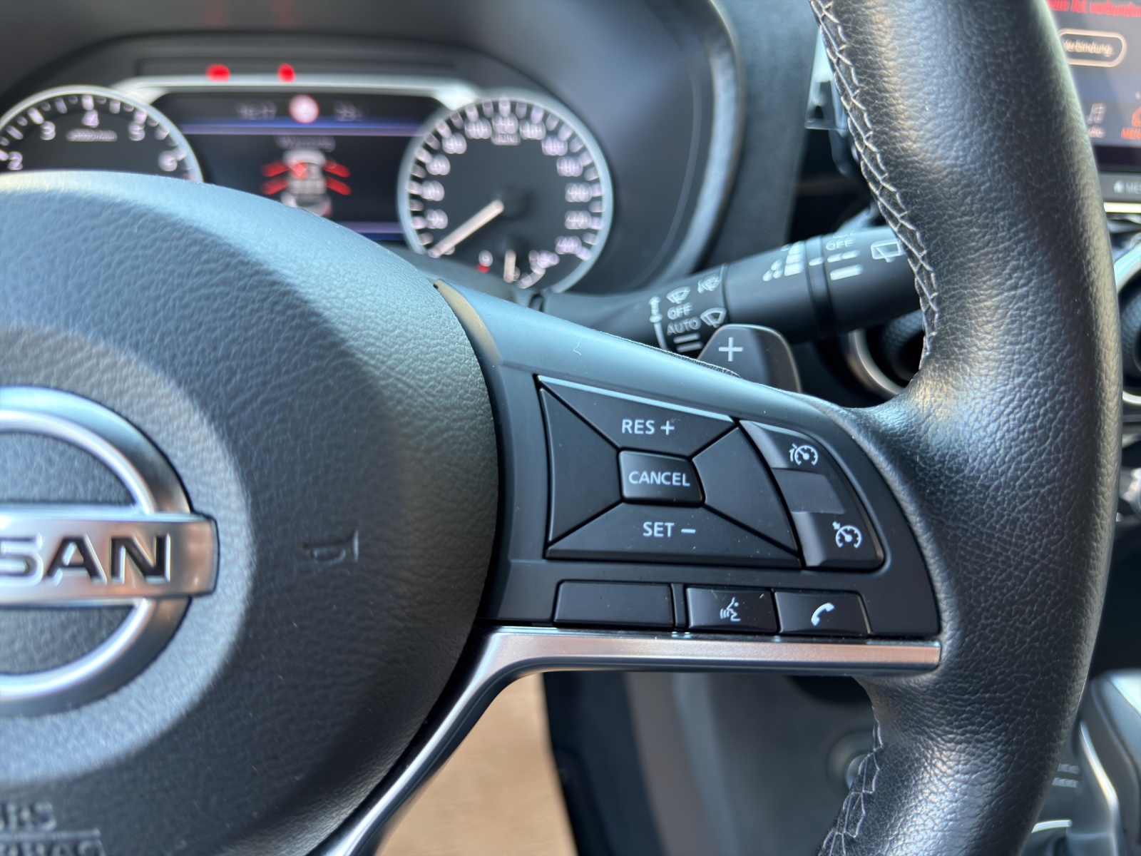 NISSAN Juke 1.0 DIG-T acenta DCT-image-23