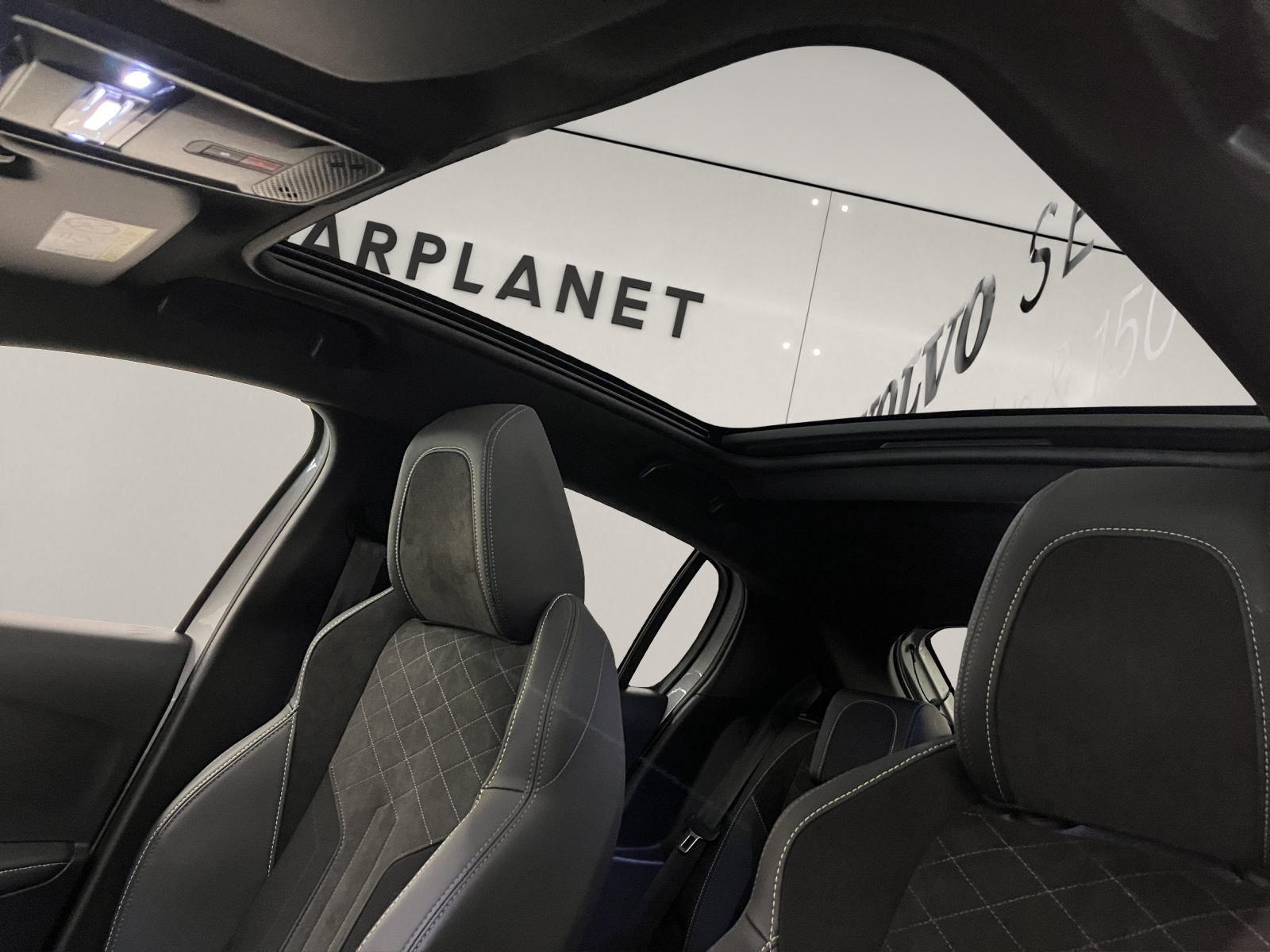 PEUGEOT 208-image-14