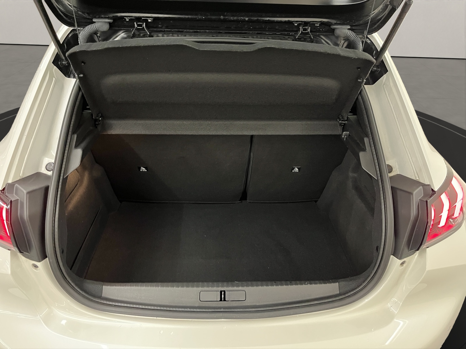 PEUGEOT 208-image-15