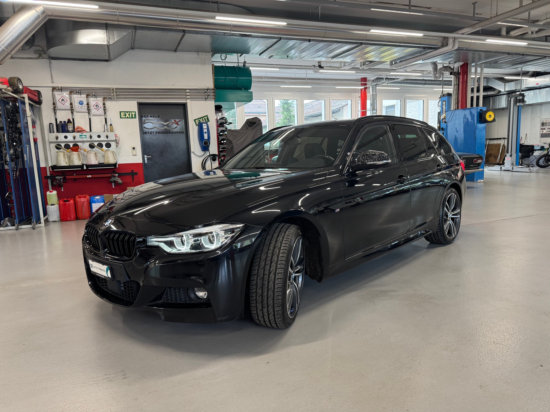BMW 320d xDrive Touring M Sport Line Steptronic-image-6
