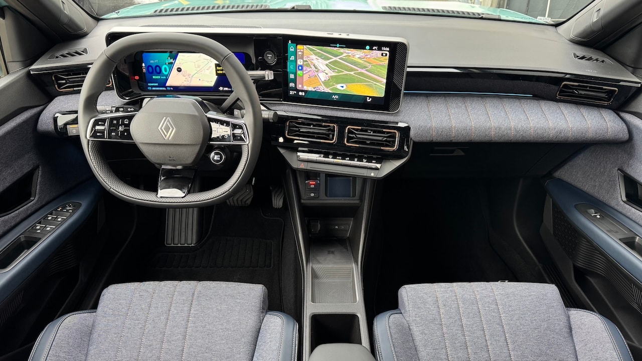 RENAULT R4 E-Tech Comfort Range 52 kWh Techno-image-9