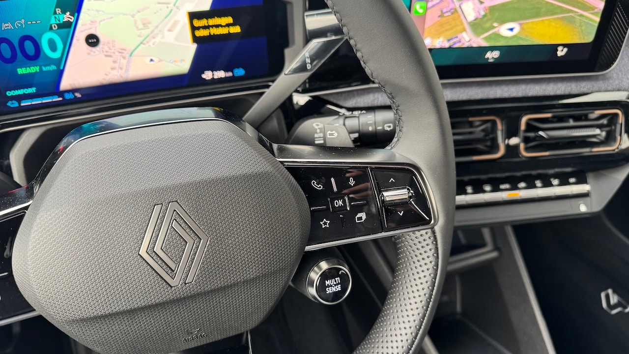 RENAULT R4 E-Tech Comfort Range 52 kWh Techno-image-13