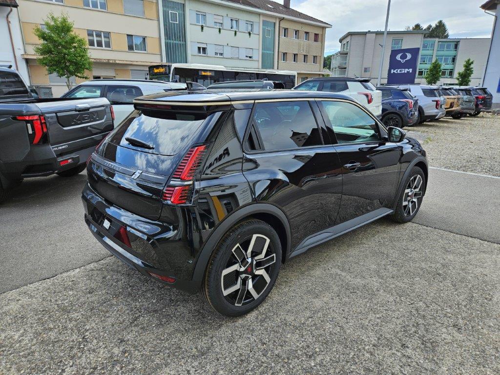 RENAULT R5 E-Tech Comfort Range techno-showroom-element-3