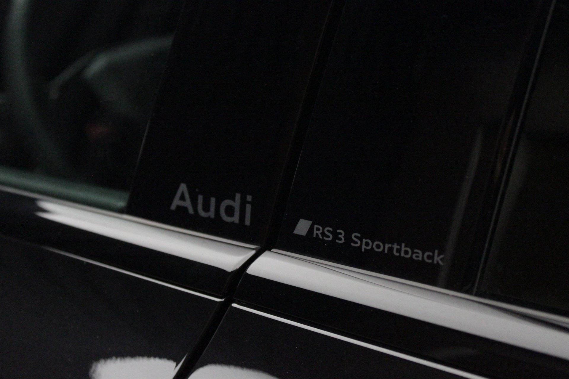 AUDI RS3 Sportback 2.5 TSI quattro S-tronic-image-13