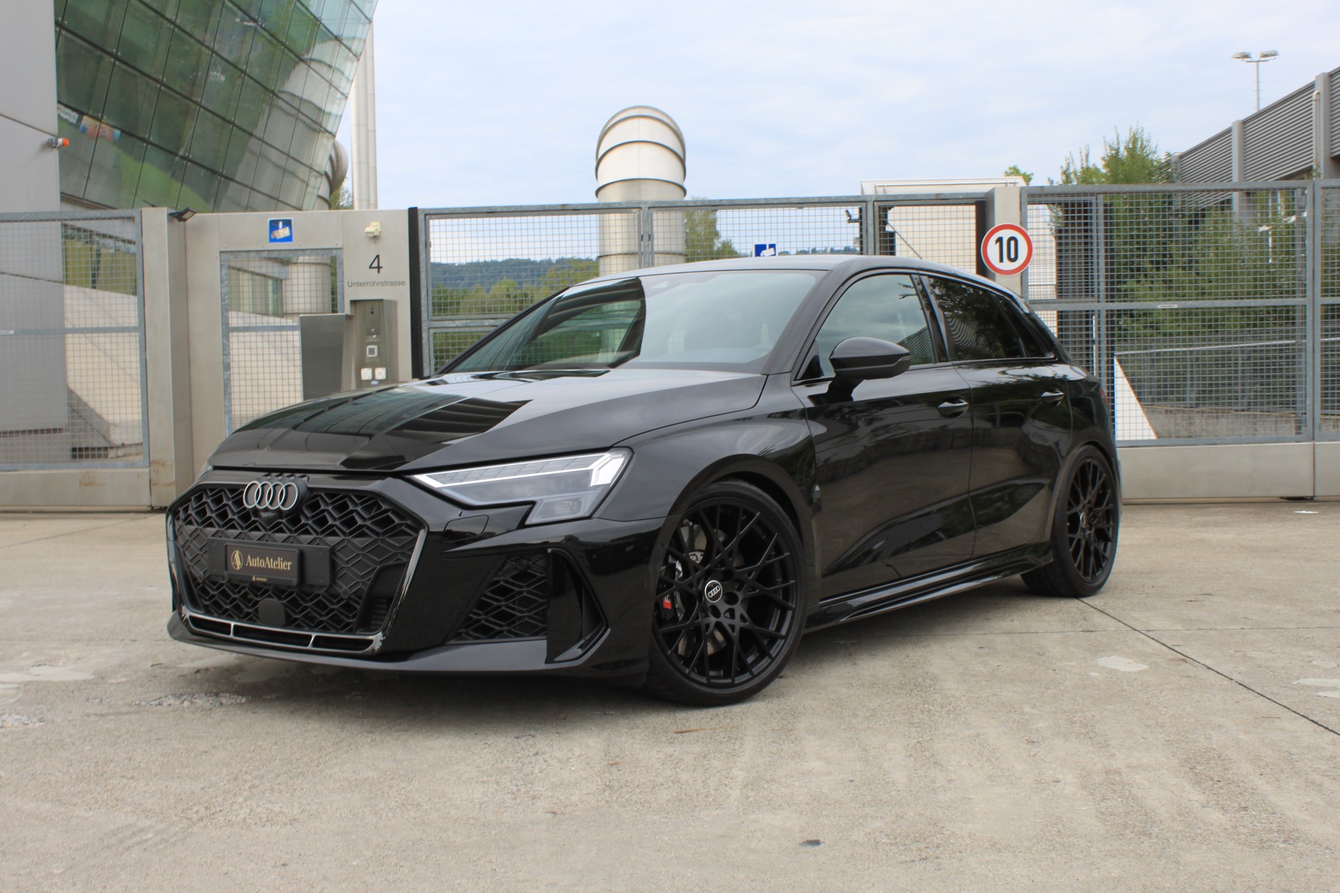 AUDI RS3 Sportback 2.5 TSI quattro S-tronic-image-8