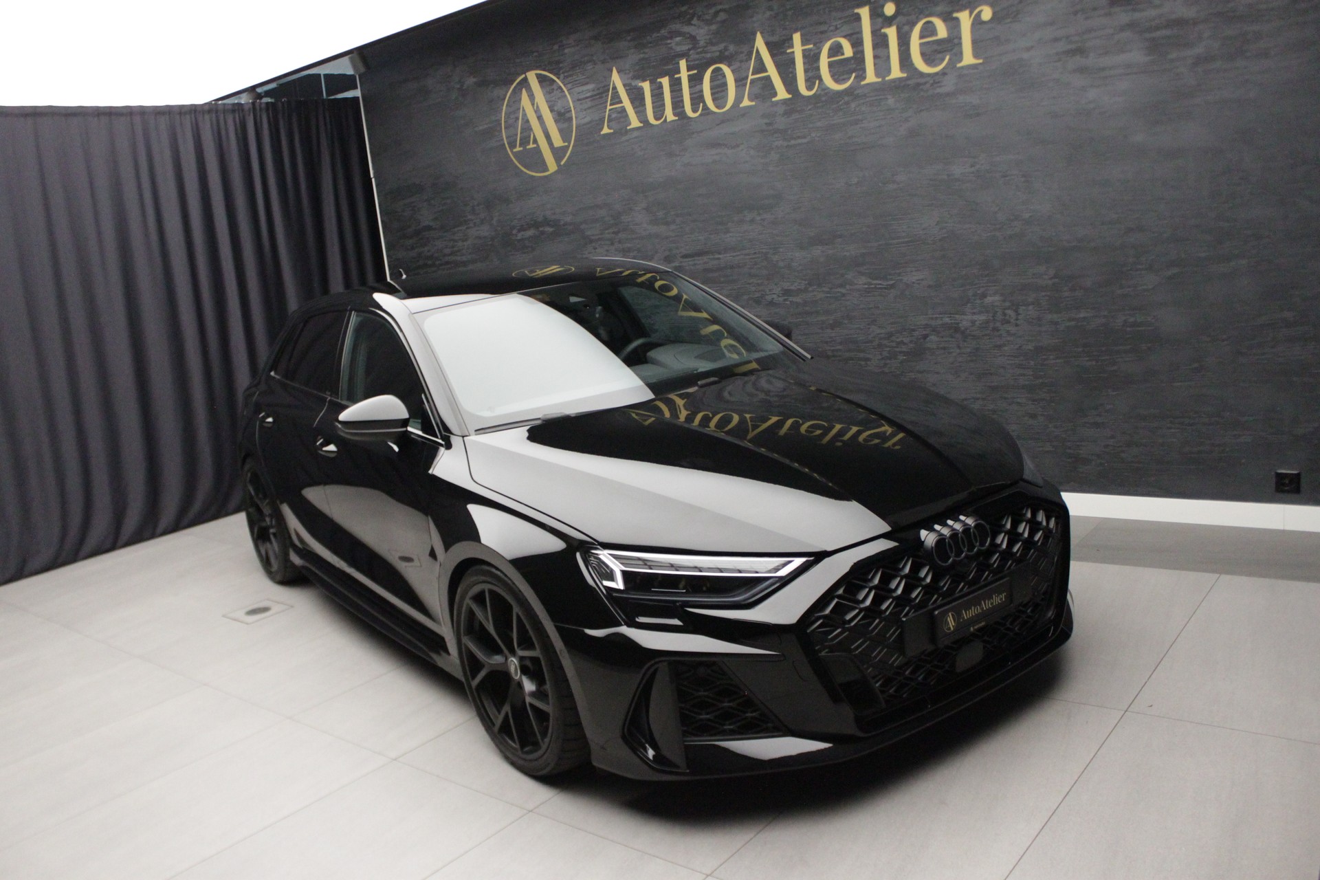 AUDI RS3 Sportback 2.5 TSI quattro S-tronic-showroom-element-1
