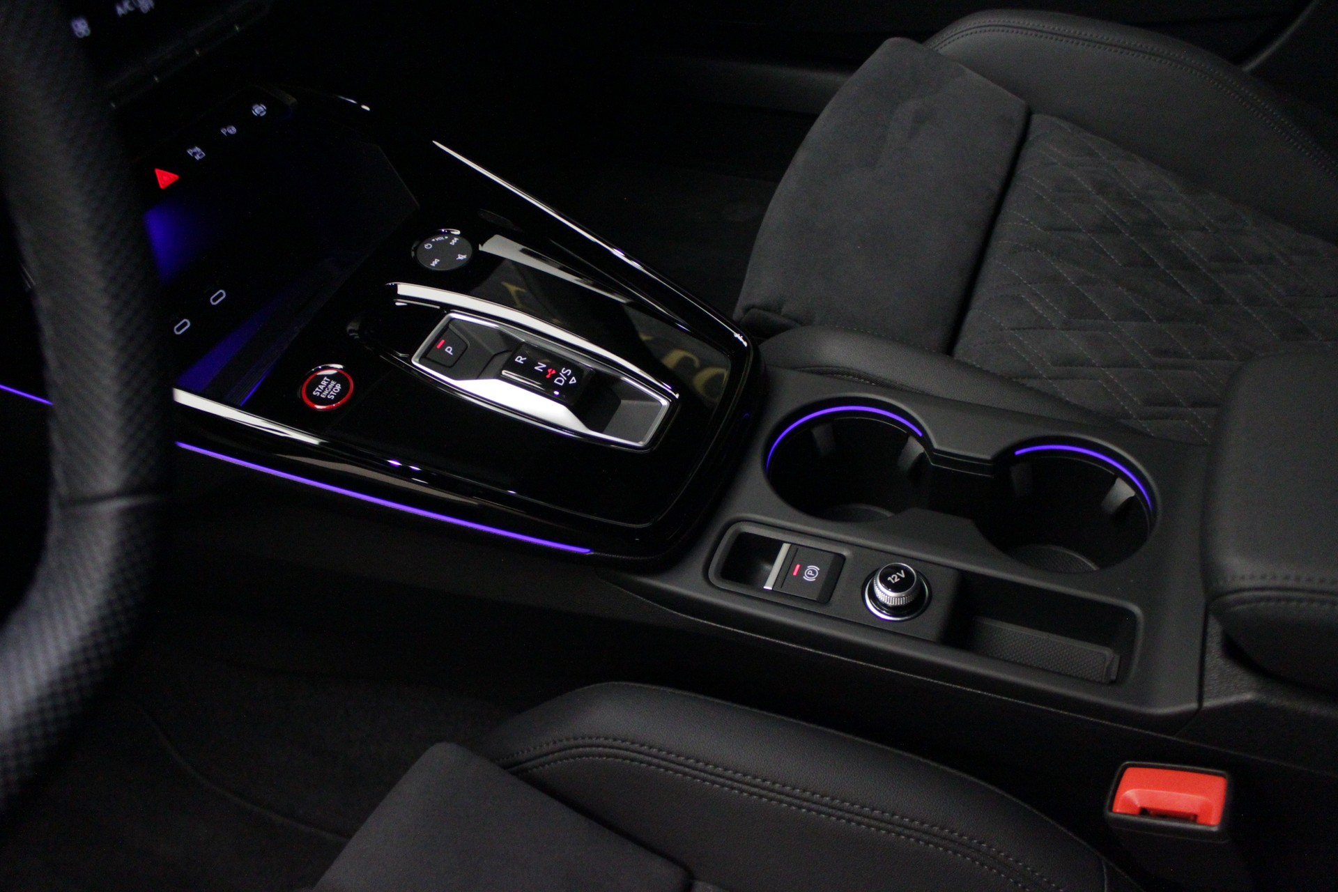 AUDI RS3 Sportback 2.5 TSI quattro S-tronic-image-18