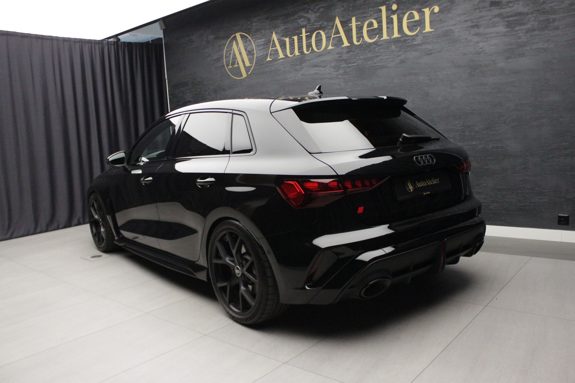 AUDI RS3 Sportback 2.5 TSI quattro S-tronic-image-9