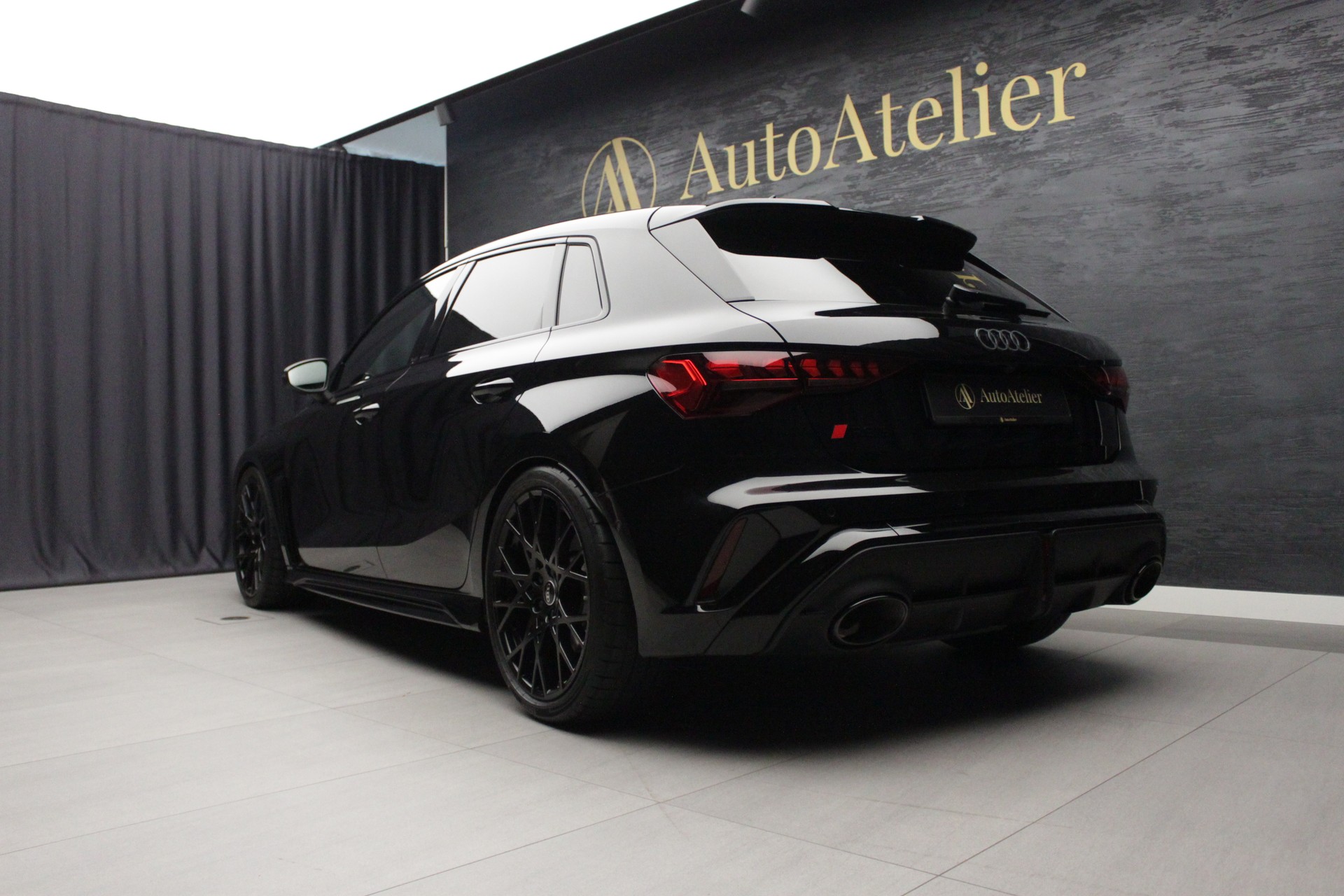 AUDI RS3 Sportback 2.5 TSI quattro S-tronic-image-13