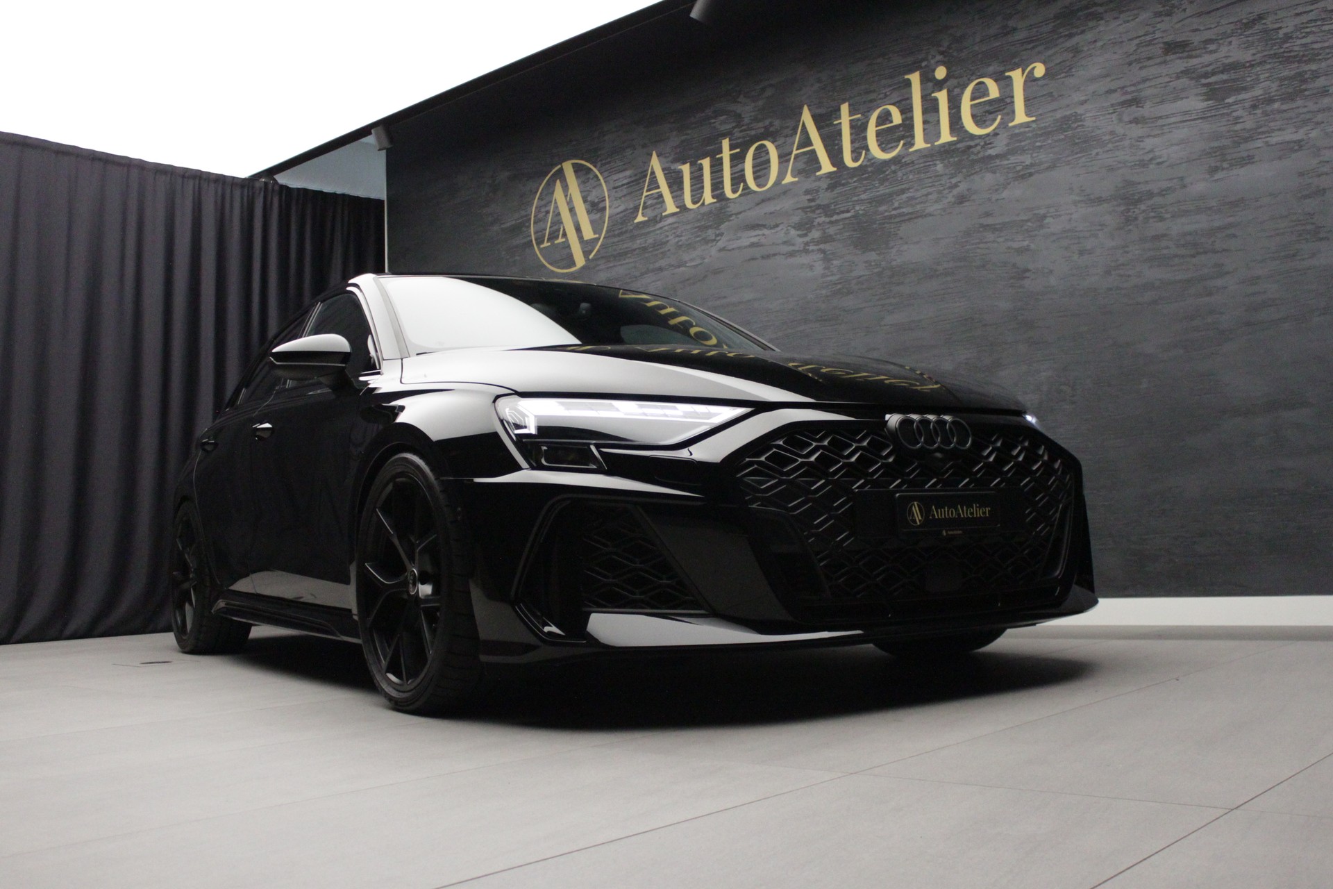 AUDI RS3 Sportback 2.5 TSI quattro S-tronic-image-5