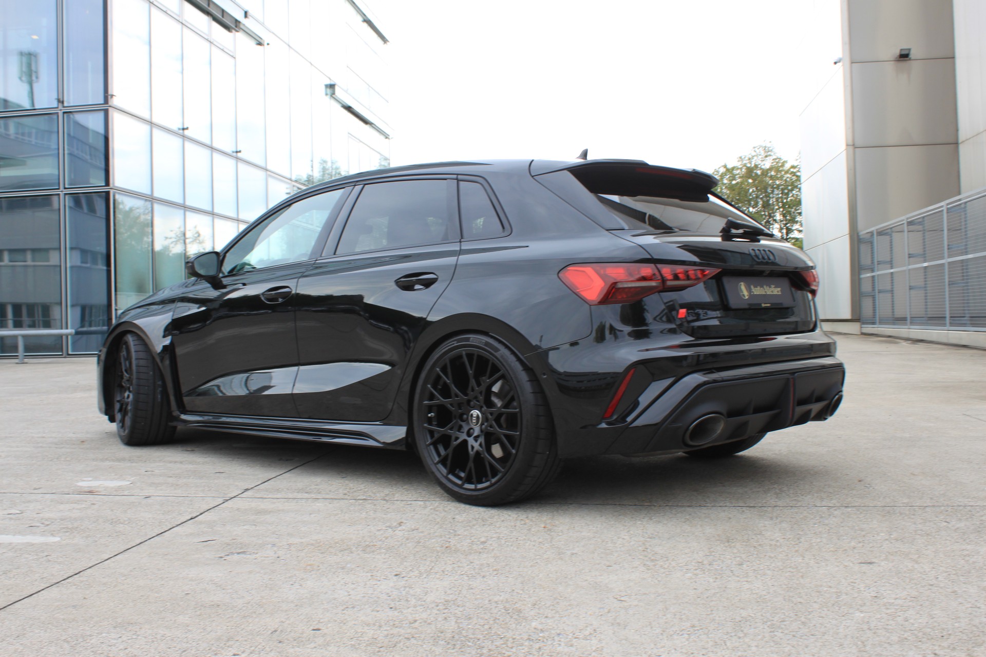 AUDI RS3 Sportback 2.5 TSI quattro S-tronic-image-9