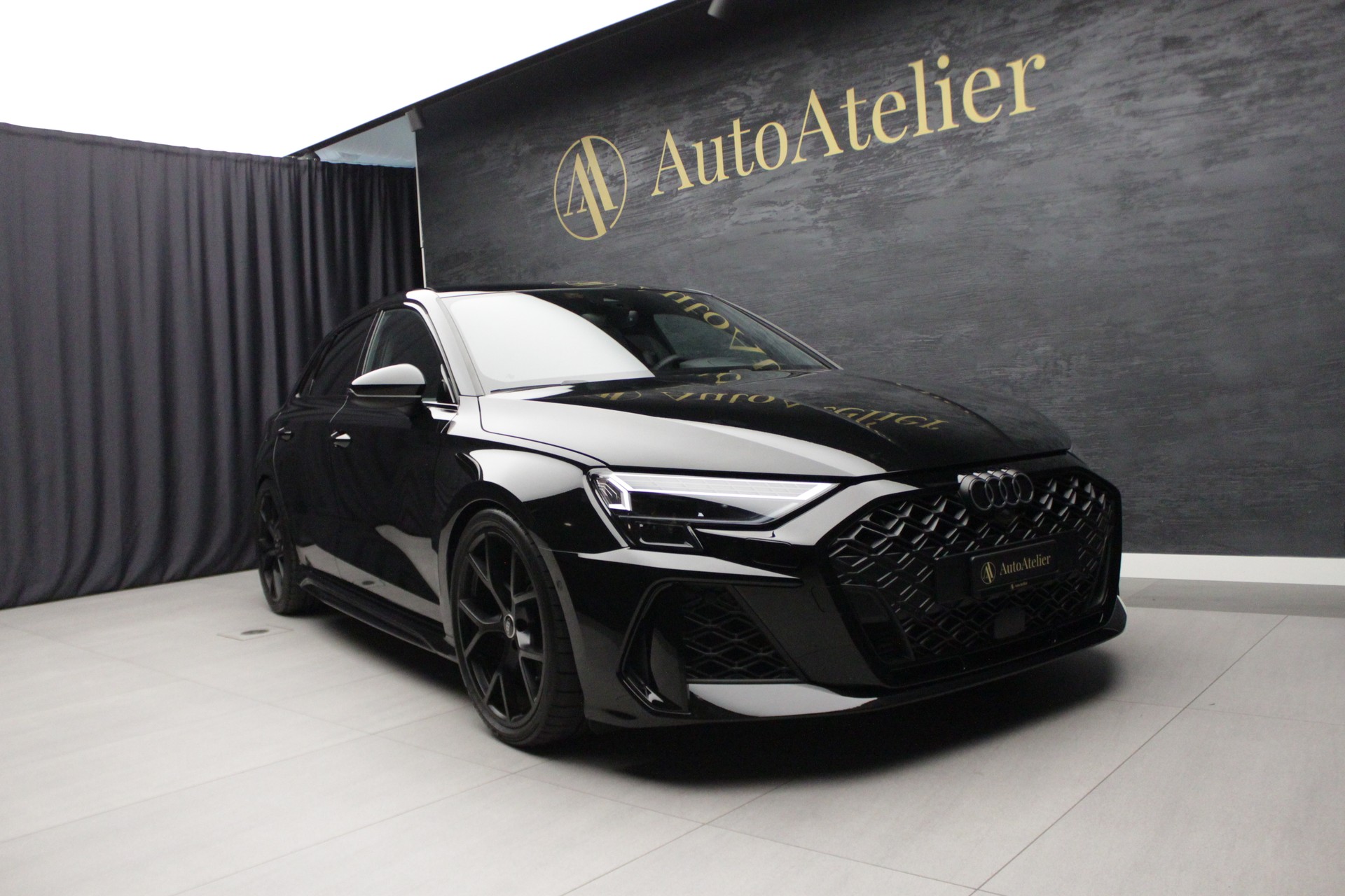 AUDI RS3 Sportback 2.5 TSI quattro S-tronic-showroom-element-2