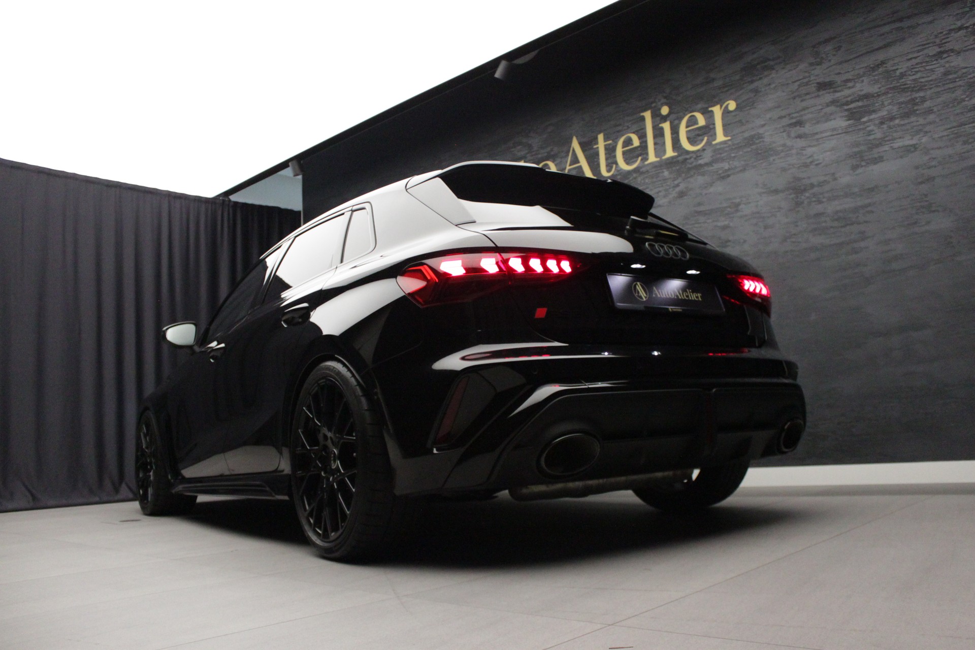 AUDI RS3 Sportback 2.5 TSI quattro S-tronic-image-15