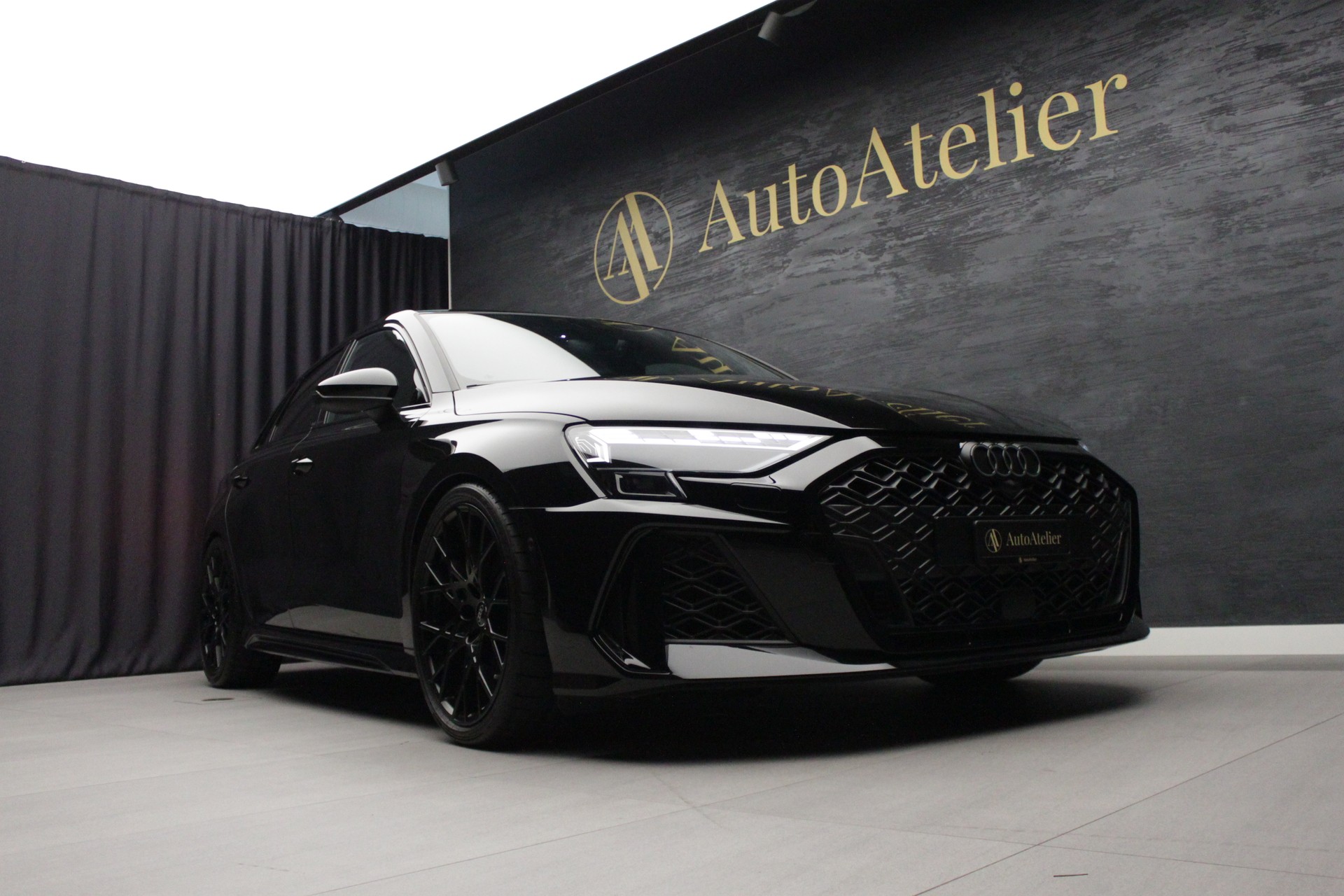 AUDI RS3 Sportback 2.5 TSI quattro S-tronic-image-4