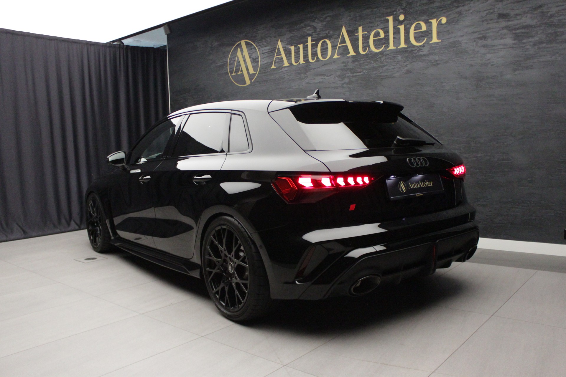 AUDI RS3 Sportback 2.5 TSI quattro S-tronic-image-14