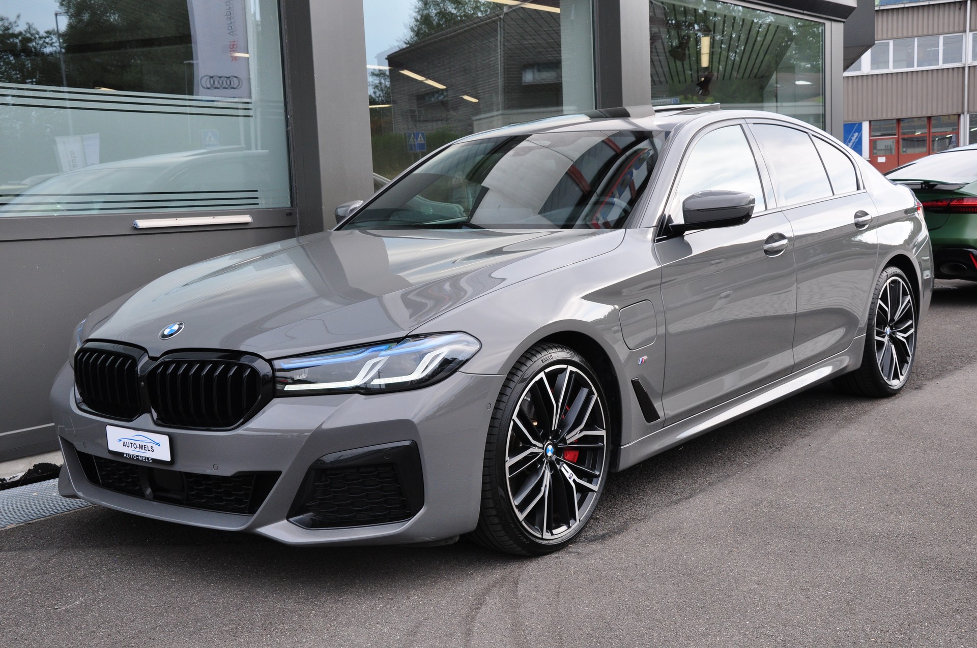 BMW 545e xDrive M Sport Steptronic-image-1