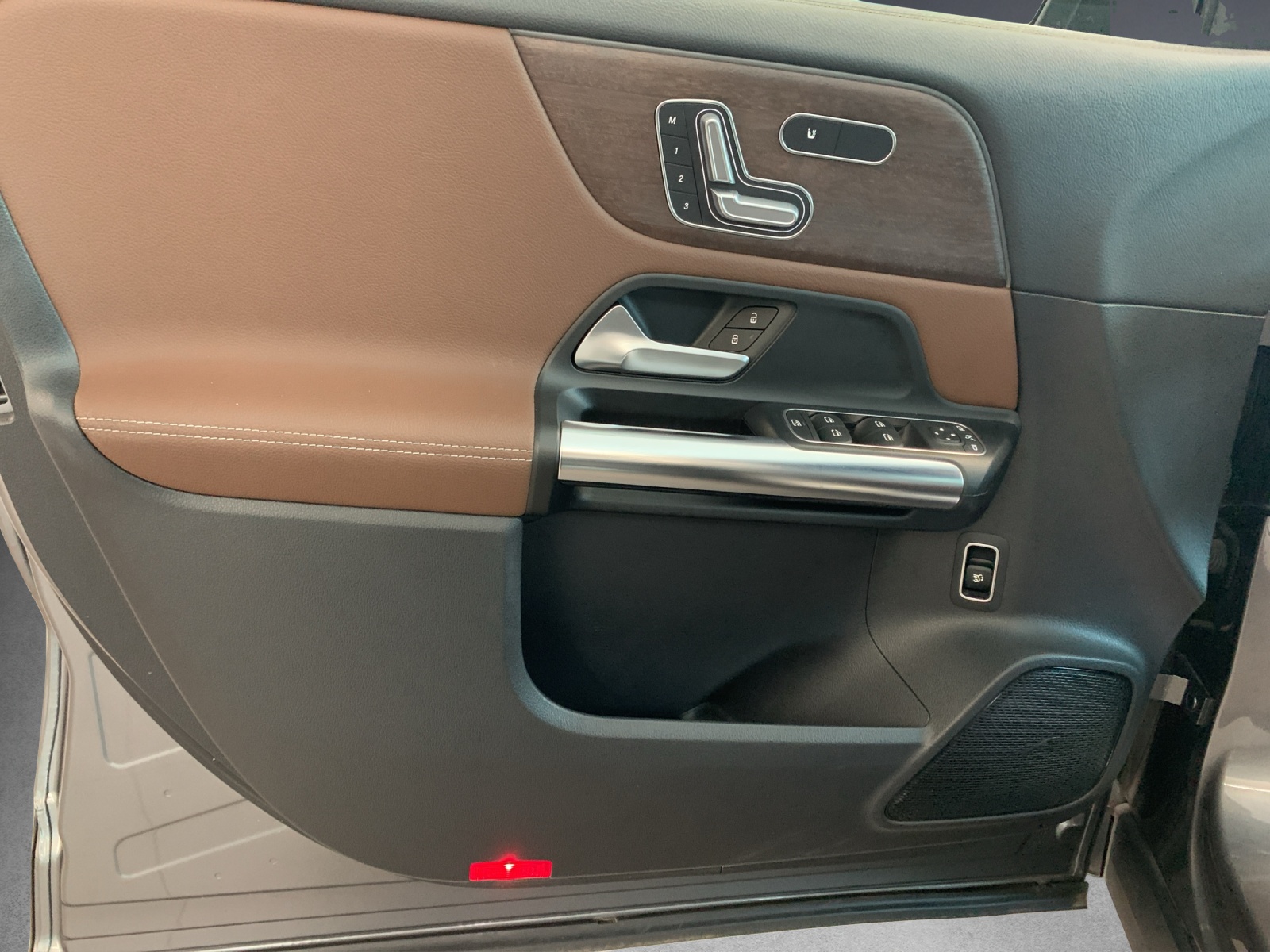 MERCEDES-BENZ GLA 250 Progressive4Matic-image-9