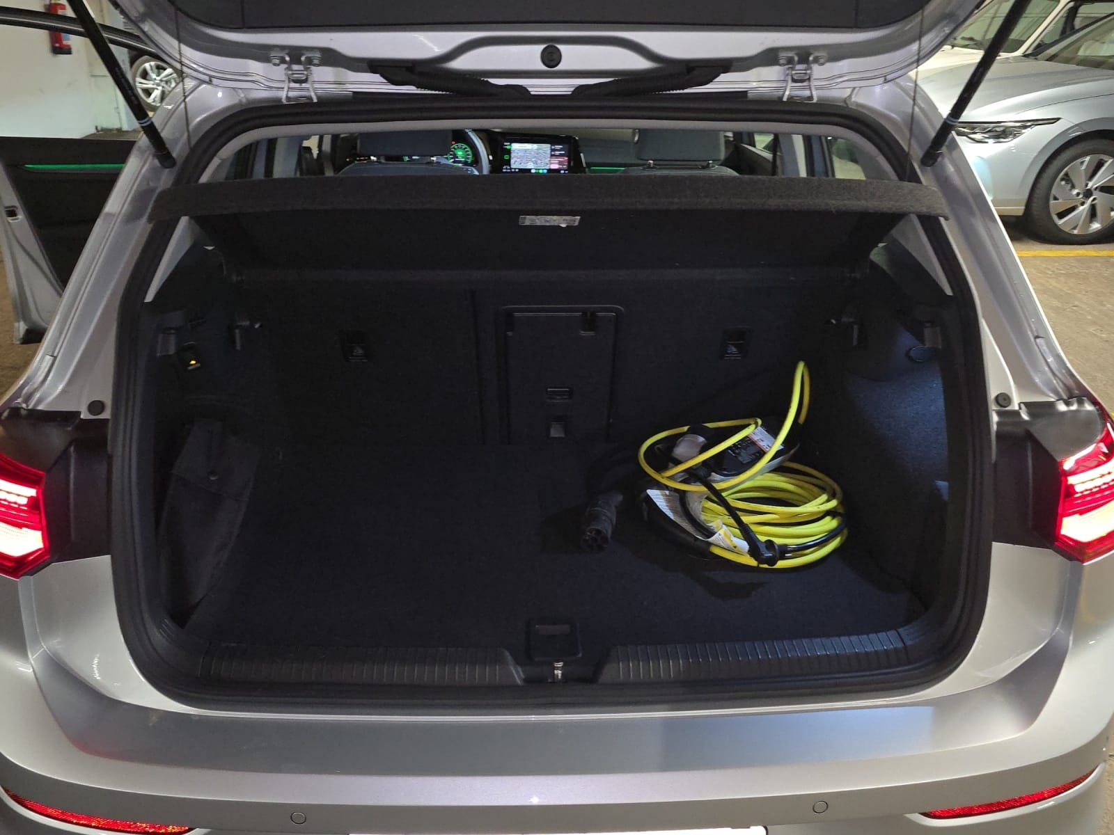 VW Golf 1.4 TSI PHEV Style-image-8